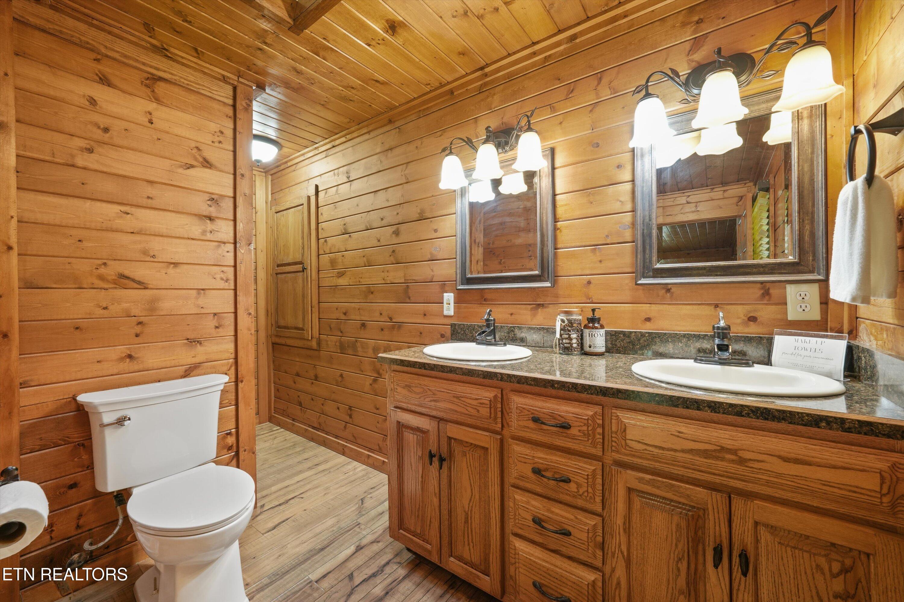 716 Country Oaks Drive Pigeon Forge TN 37863