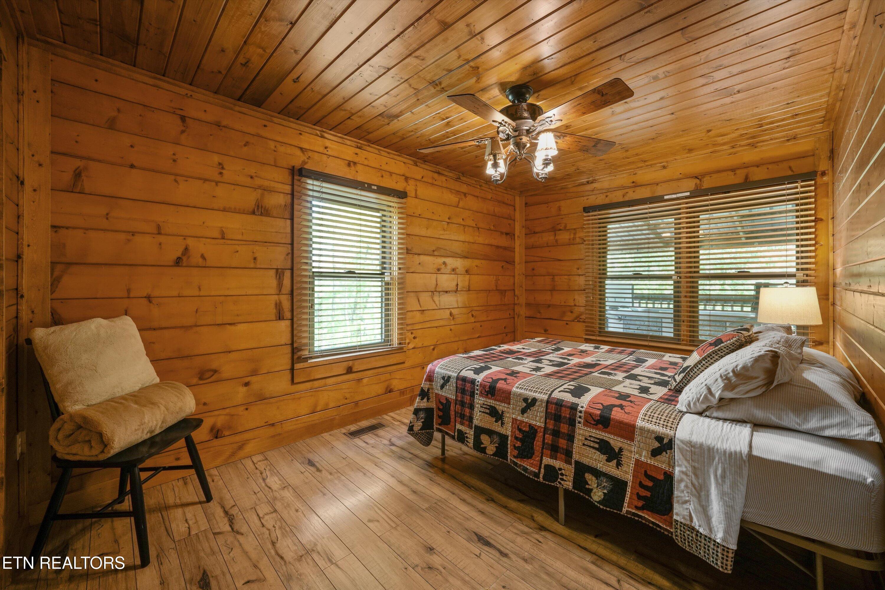 716 Country Oaks Drive Pigeon Forge TN 37863