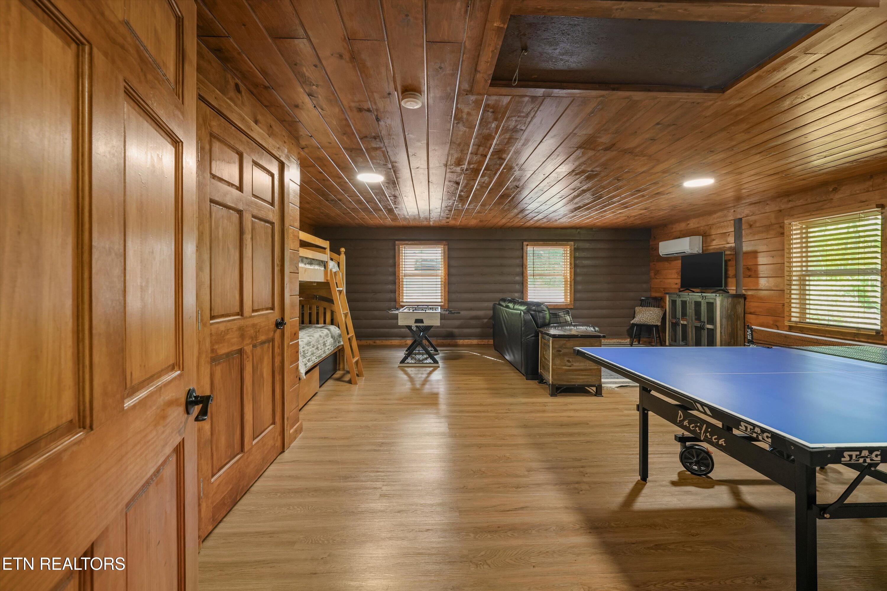 716 Country Oaks Drive Pigeon Forge TN 37863