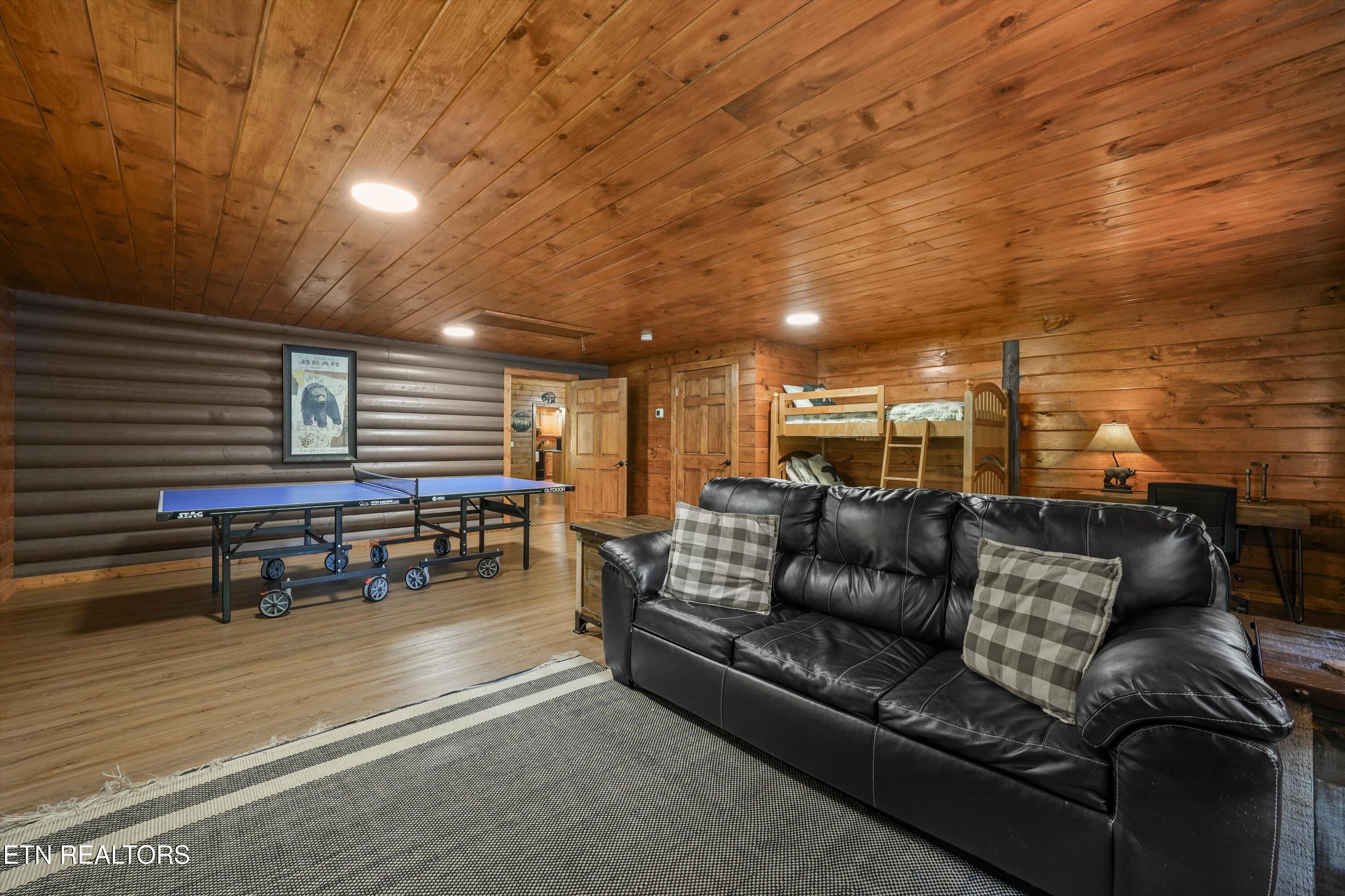 716 Country Oaks Drive Pigeon Forge TN 37863