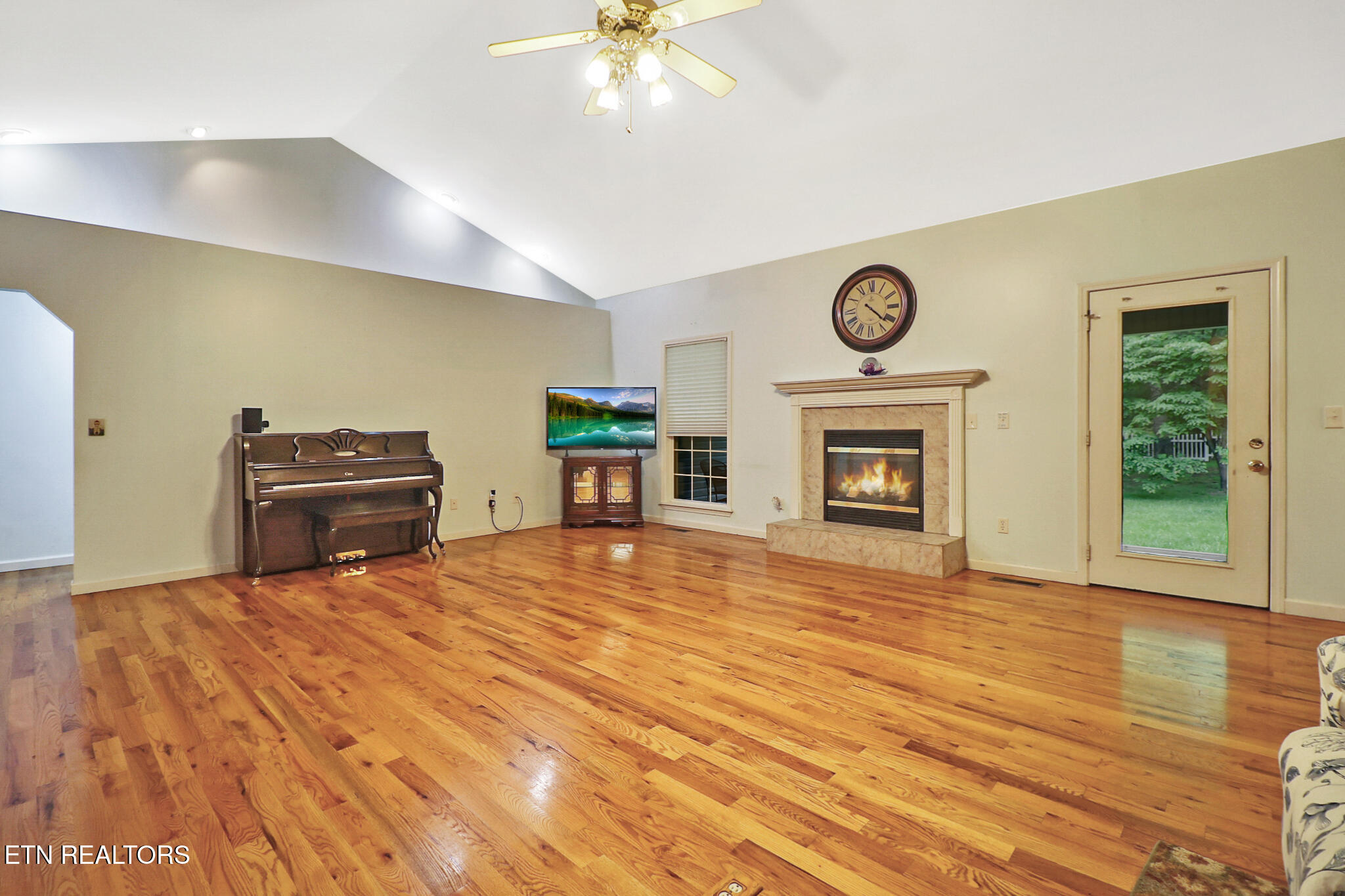 121 Laurelwood Lane Crossville TN 38555