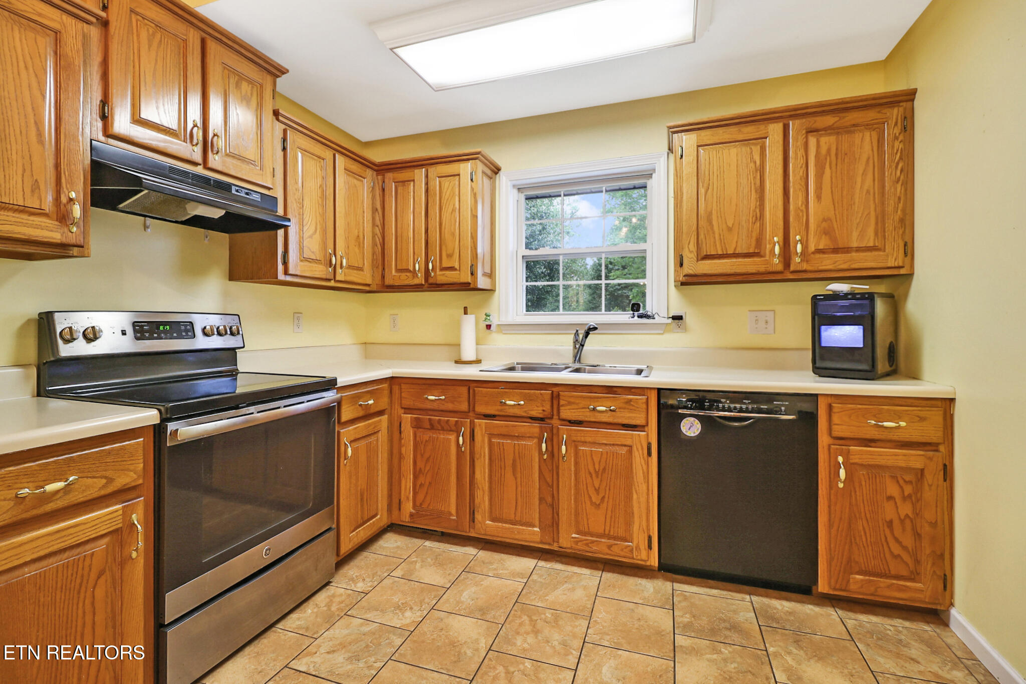 121 Laurelwood Lane Crossville TN 38555