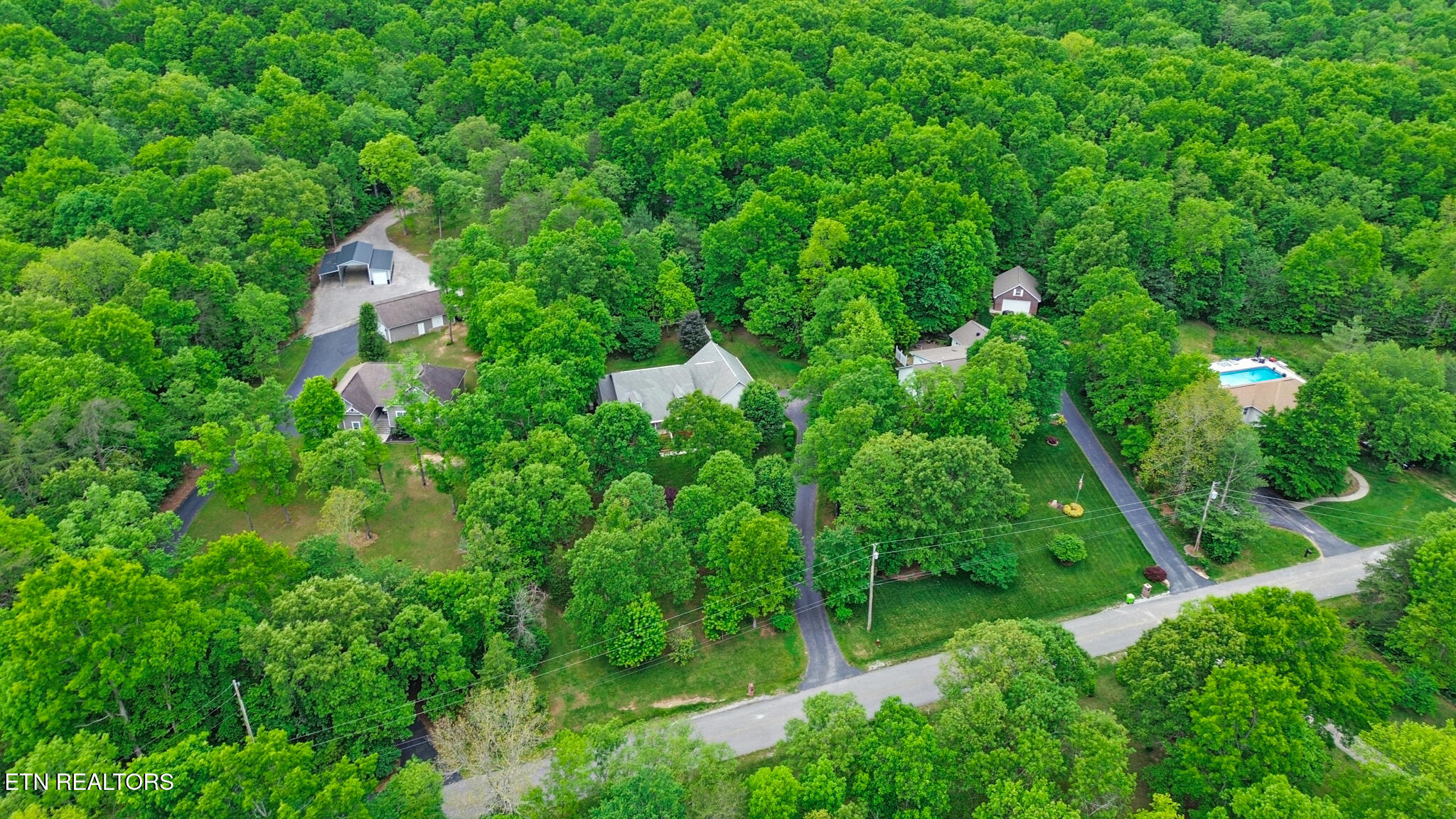 121 Laurelwood Lane Crossville TN 38555
