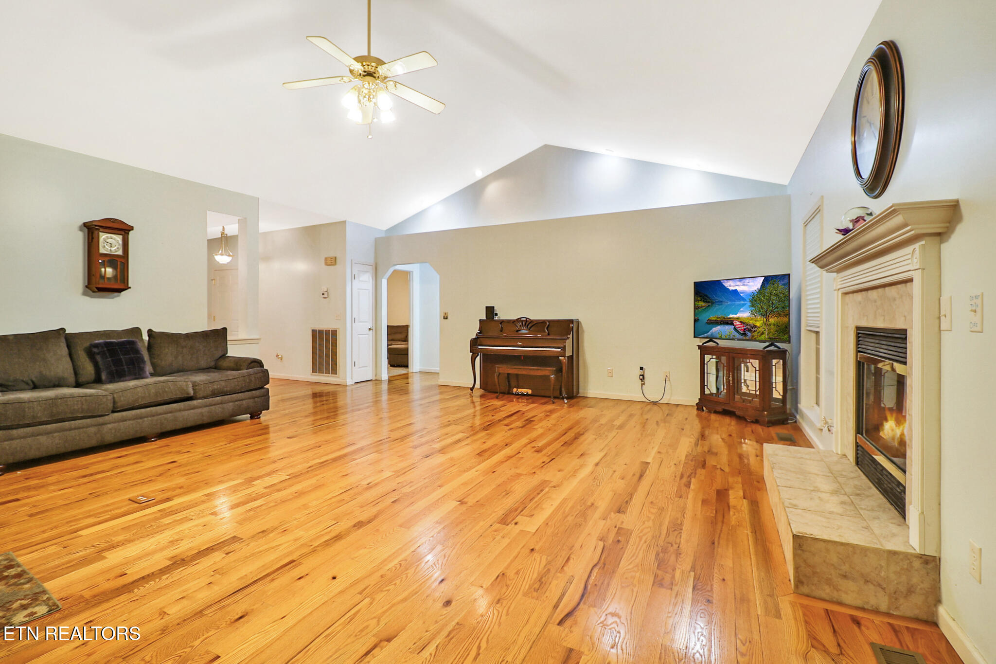 121 Laurelwood Lane Crossville TN 38555