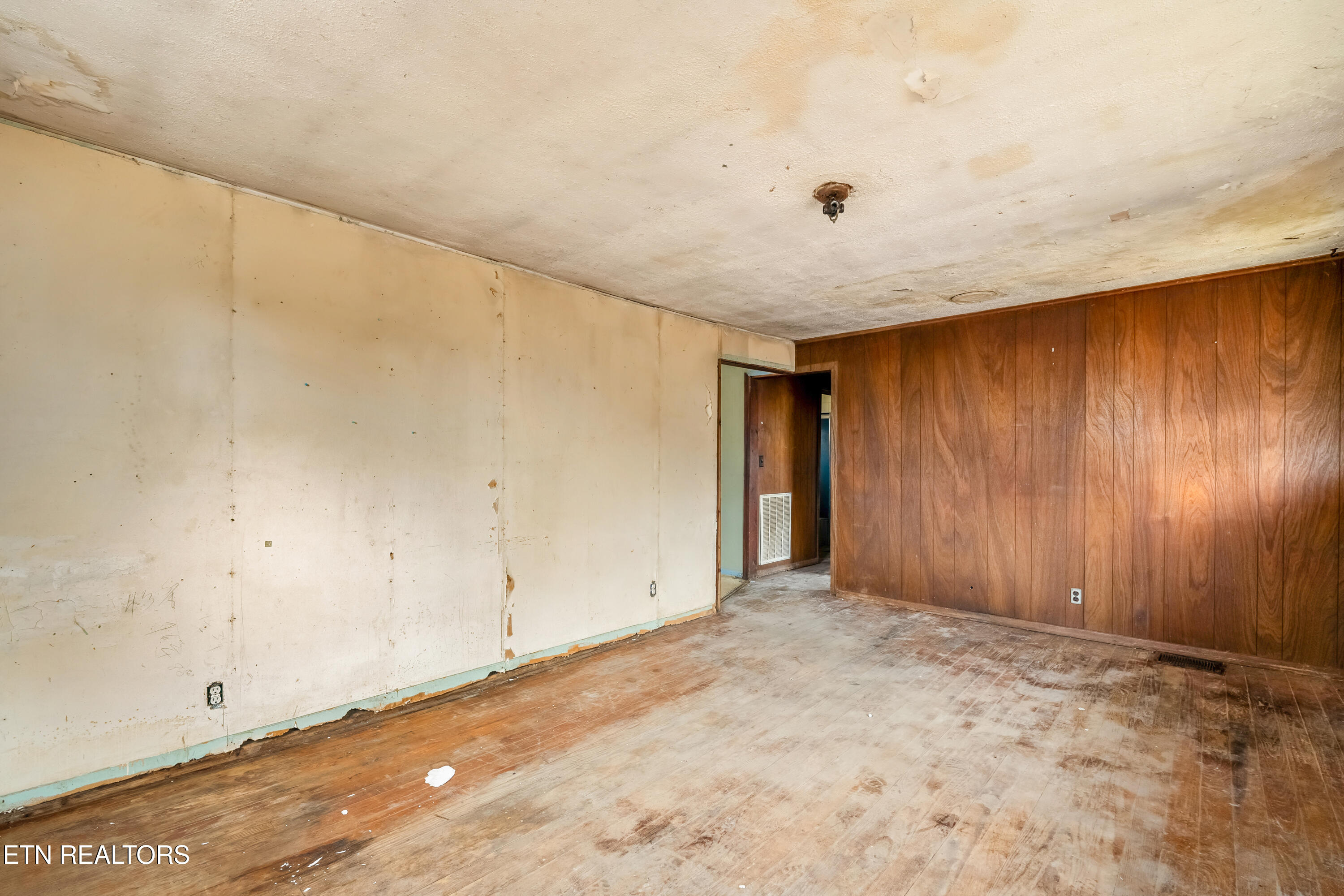 470 Riden Road Greenback TN 37742