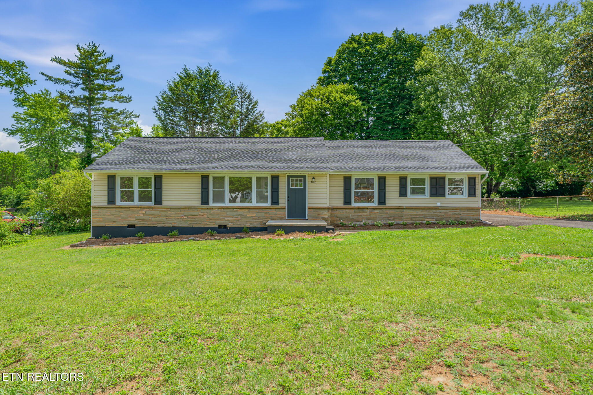 3109 Cross Valley Road Knoxville TN 37917