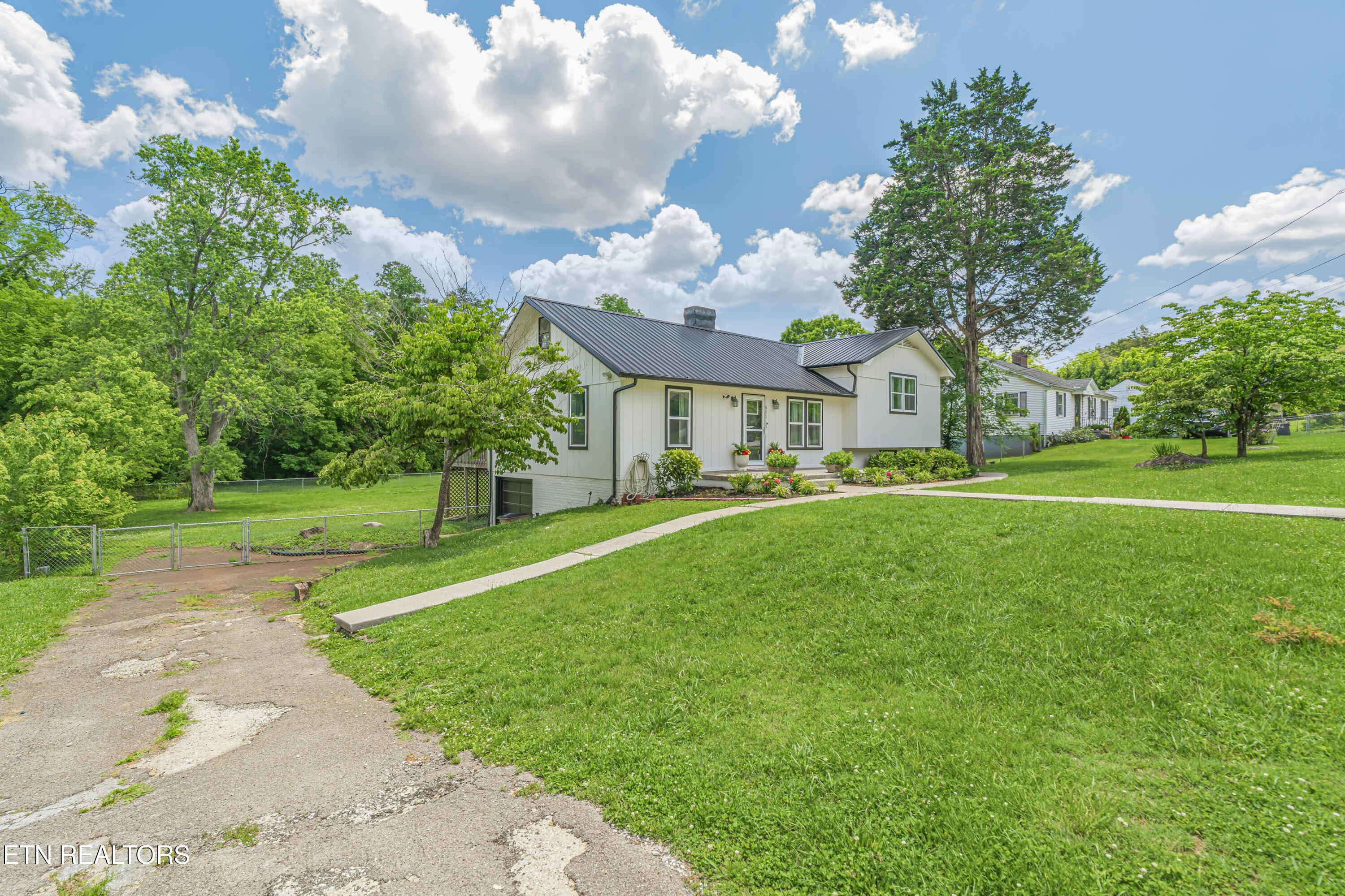 1802 Charles Drive Knoxville TN 37918