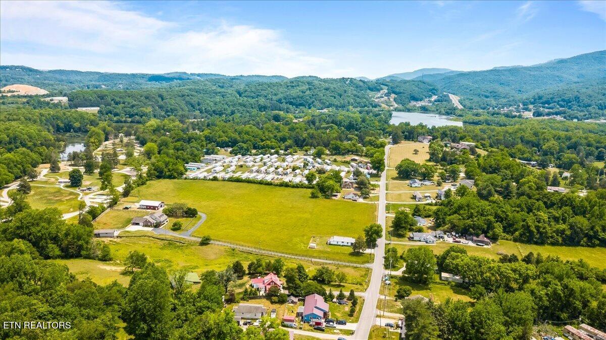524 Park Road Caryville TN 37714