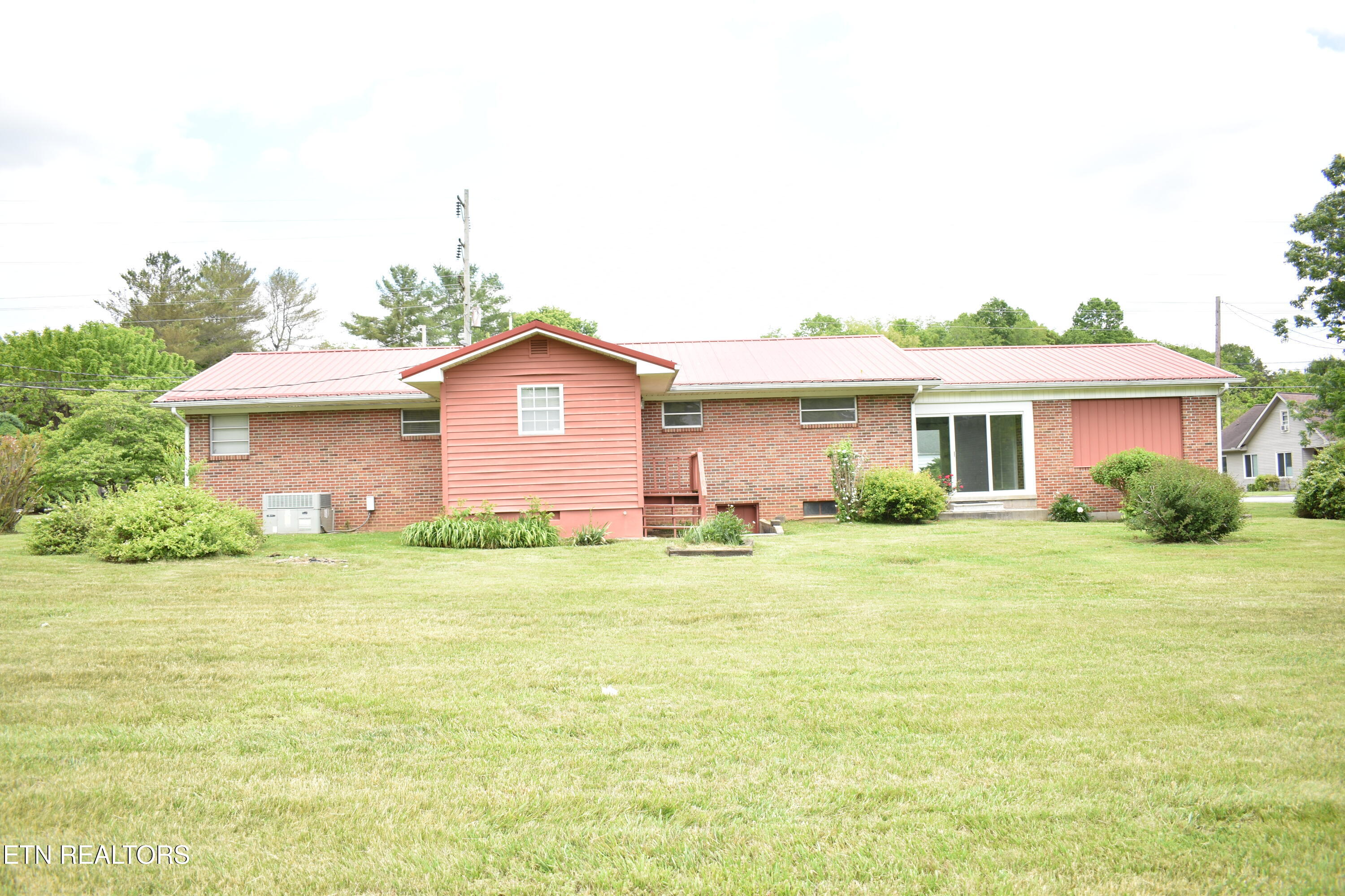 635 Washington Avenue Harrogate TN 37752