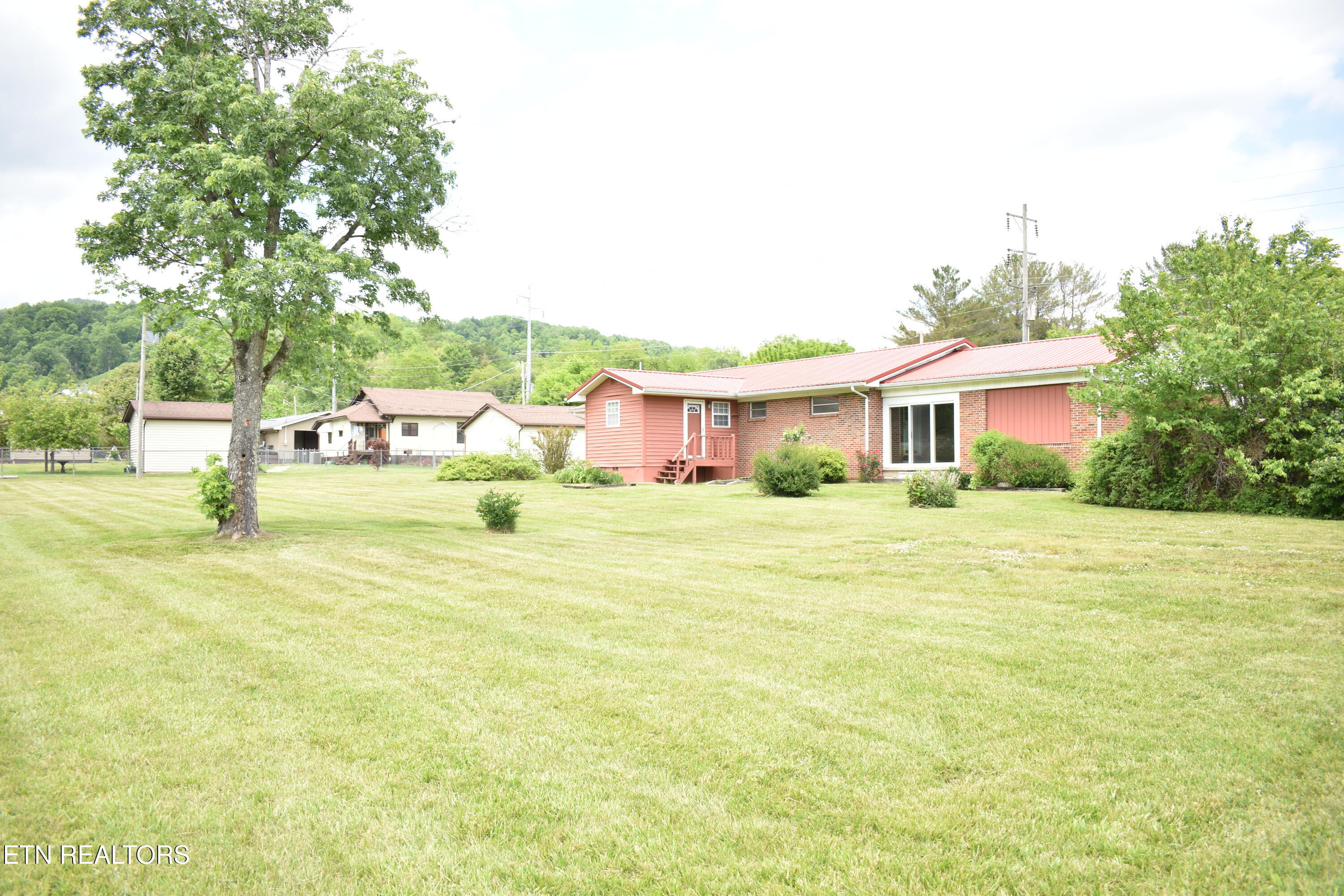 635 Washington Avenue Harrogate TN 37752