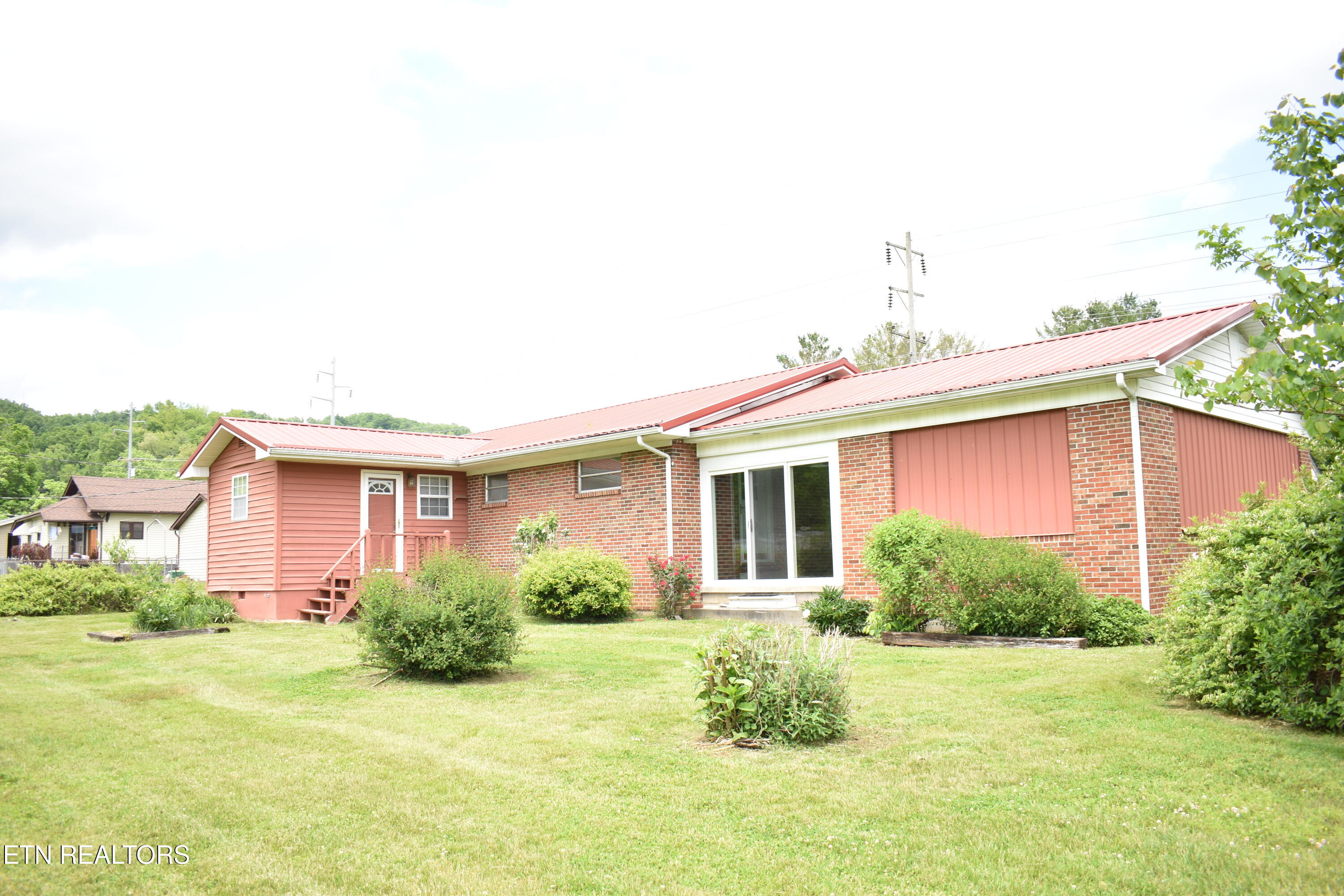 635 Washington Avenue Harrogate TN 37752