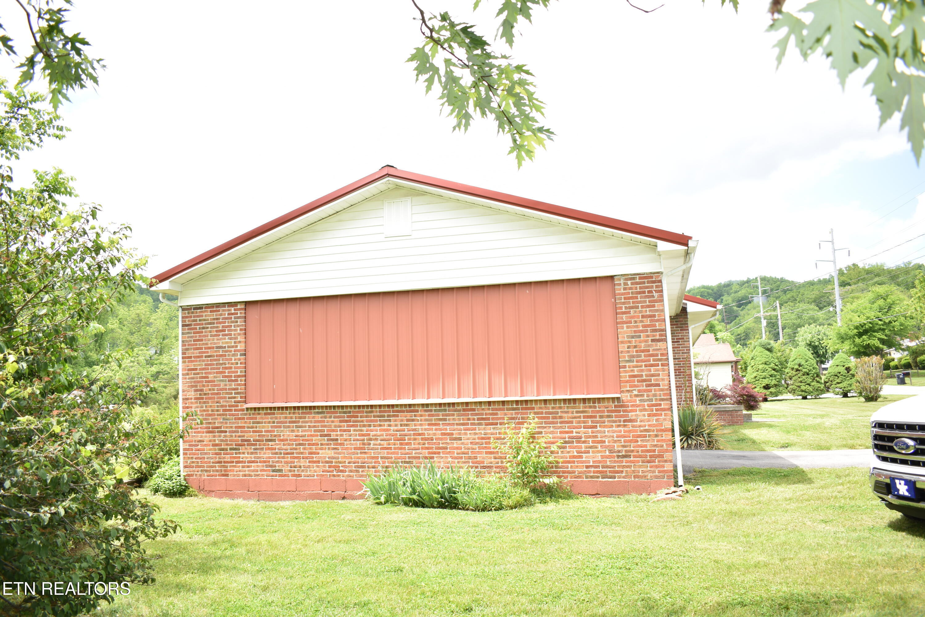 635 Washington Avenue Harrogate TN 37752