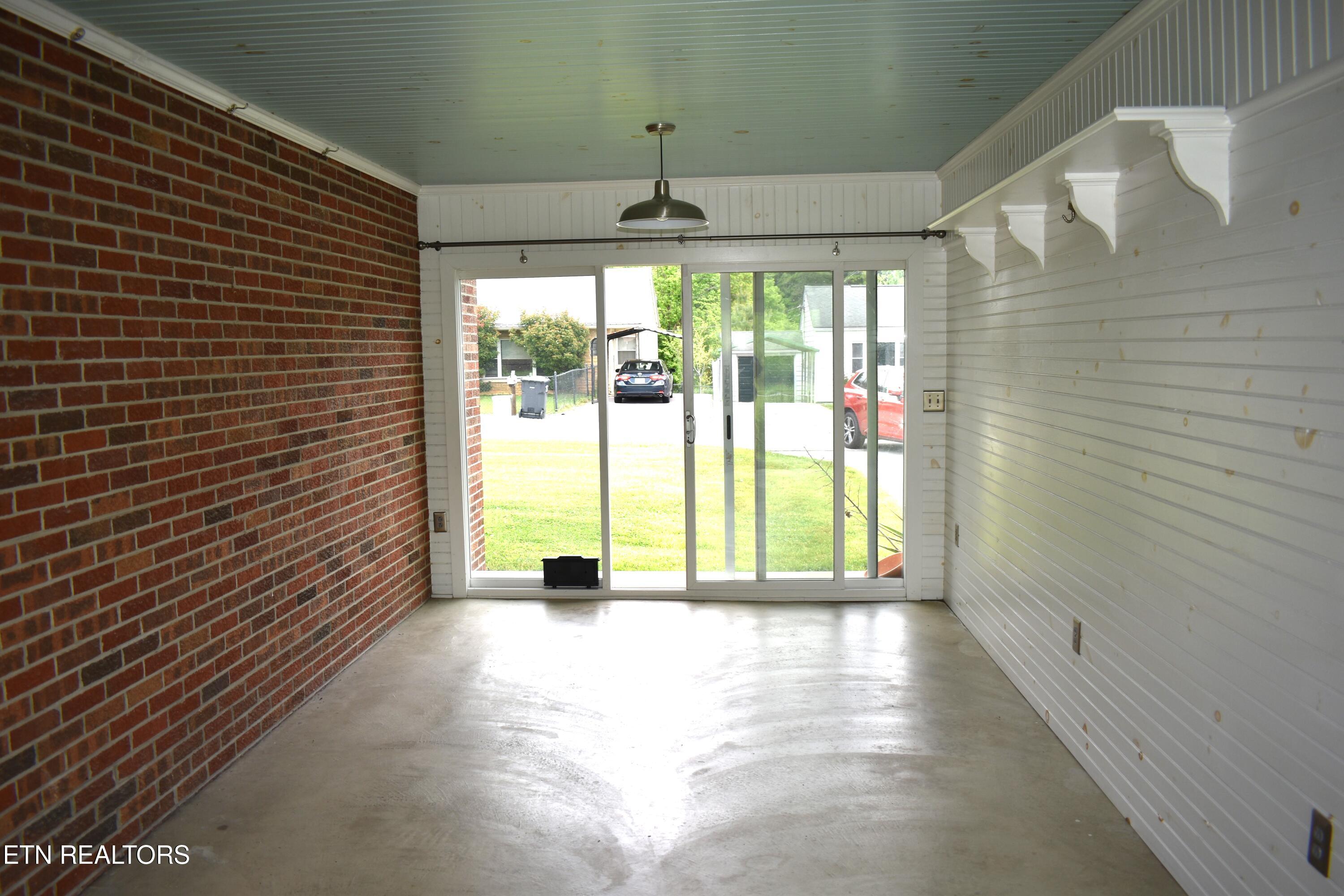 635 Washington Avenue Harrogate TN 37752
