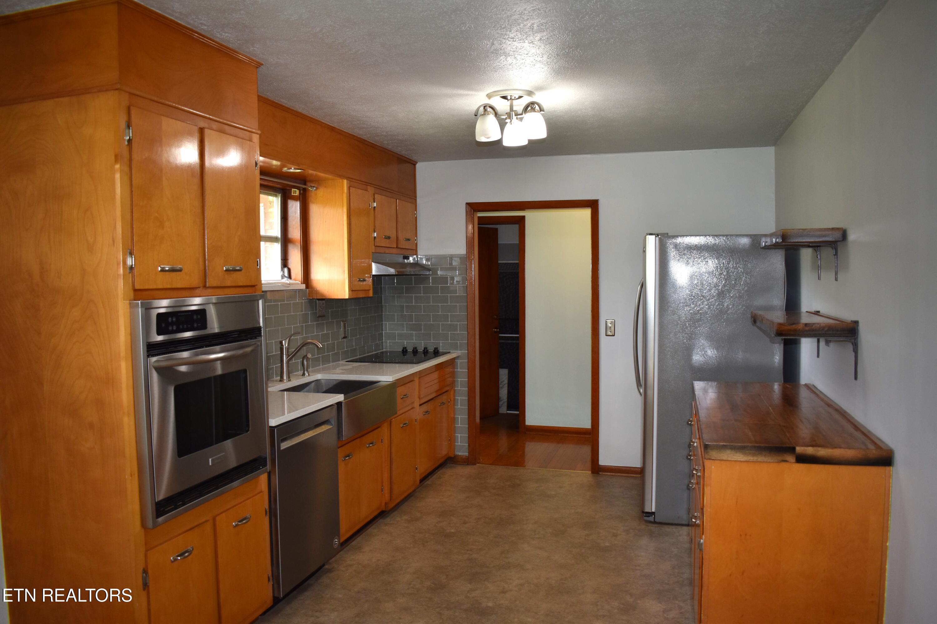 635 Washington Avenue Harrogate TN 37752