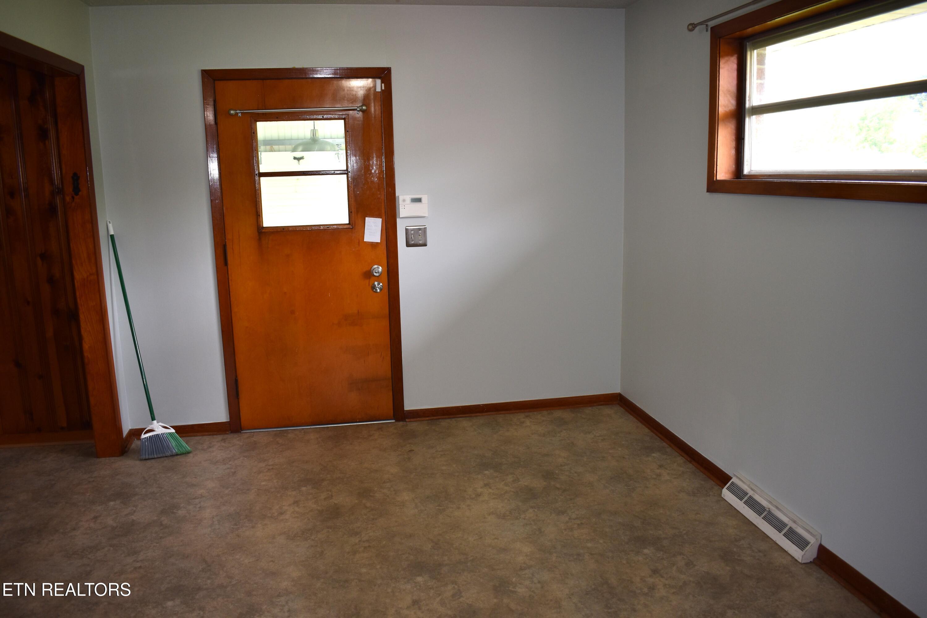 635 Washington Avenue Harrogate TN 37752