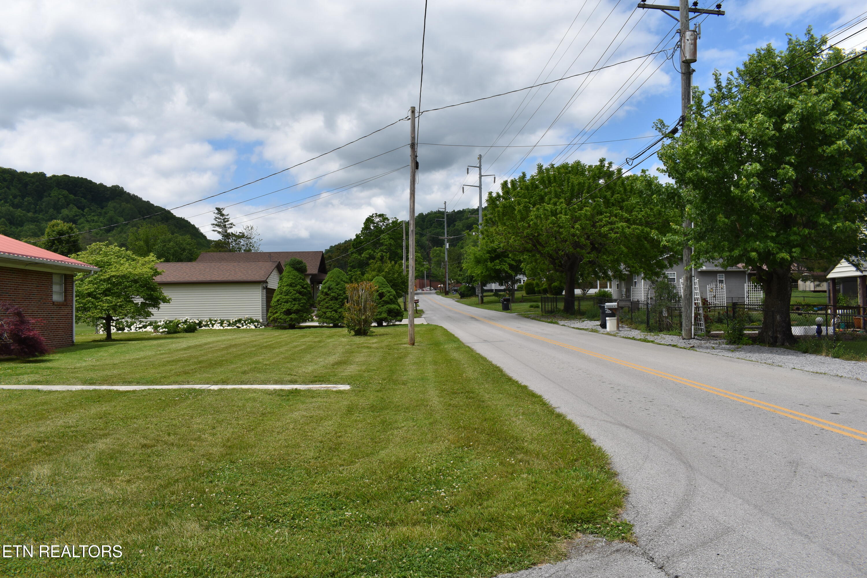 635 Washington Avenue Harrogate TN 37752