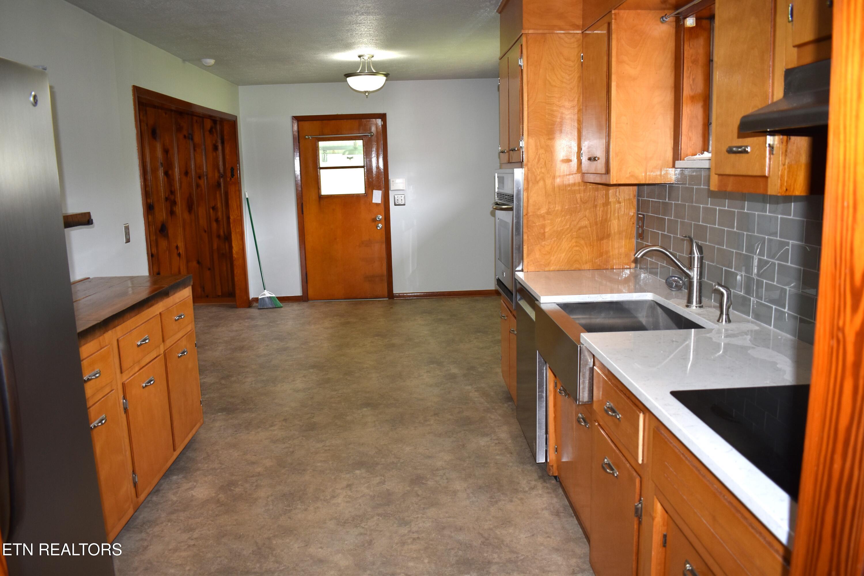 635 Washington Avenue Harrogate TN 37752