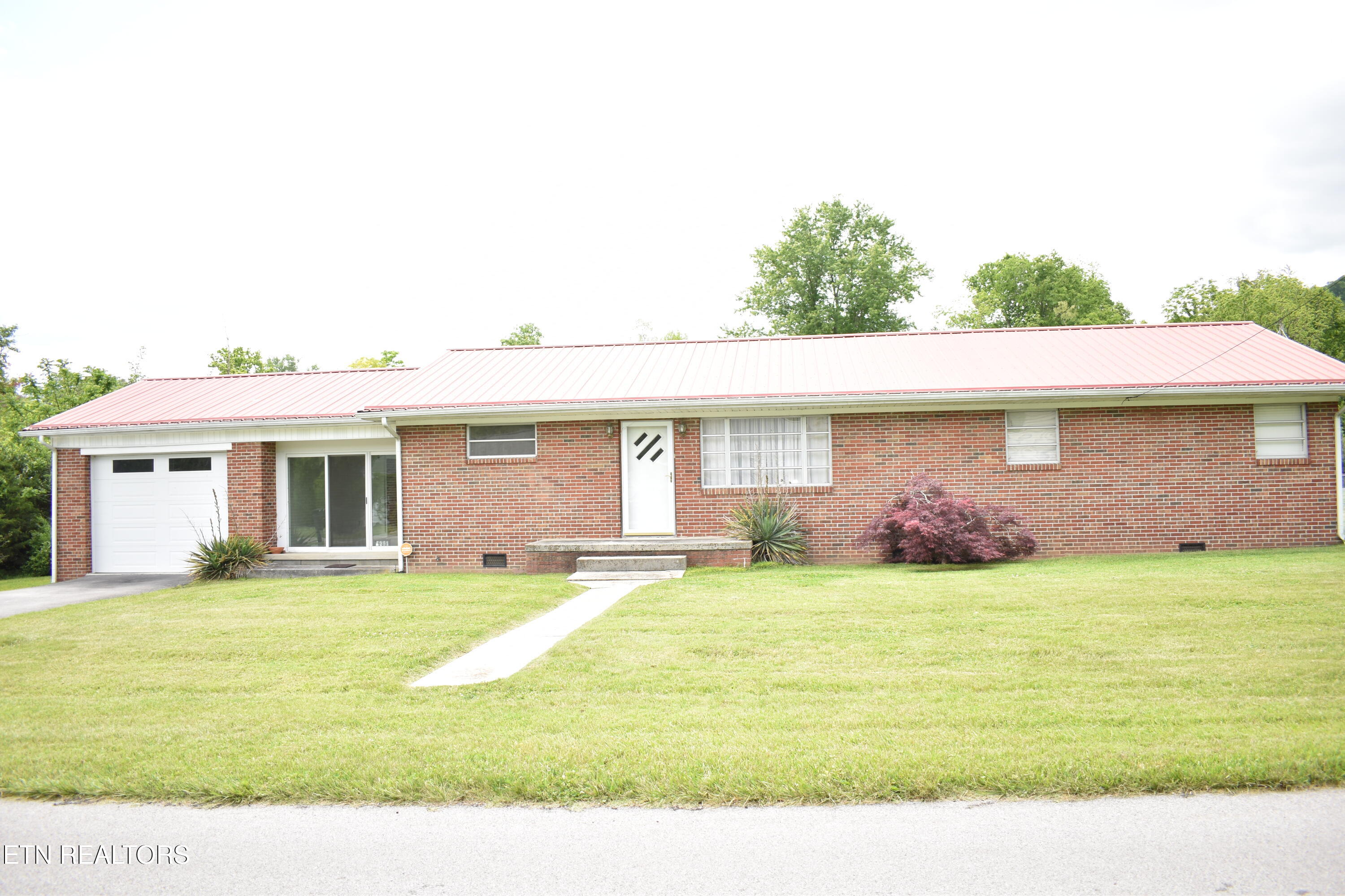 635 Washington Avenue Harrogate TN 37752
