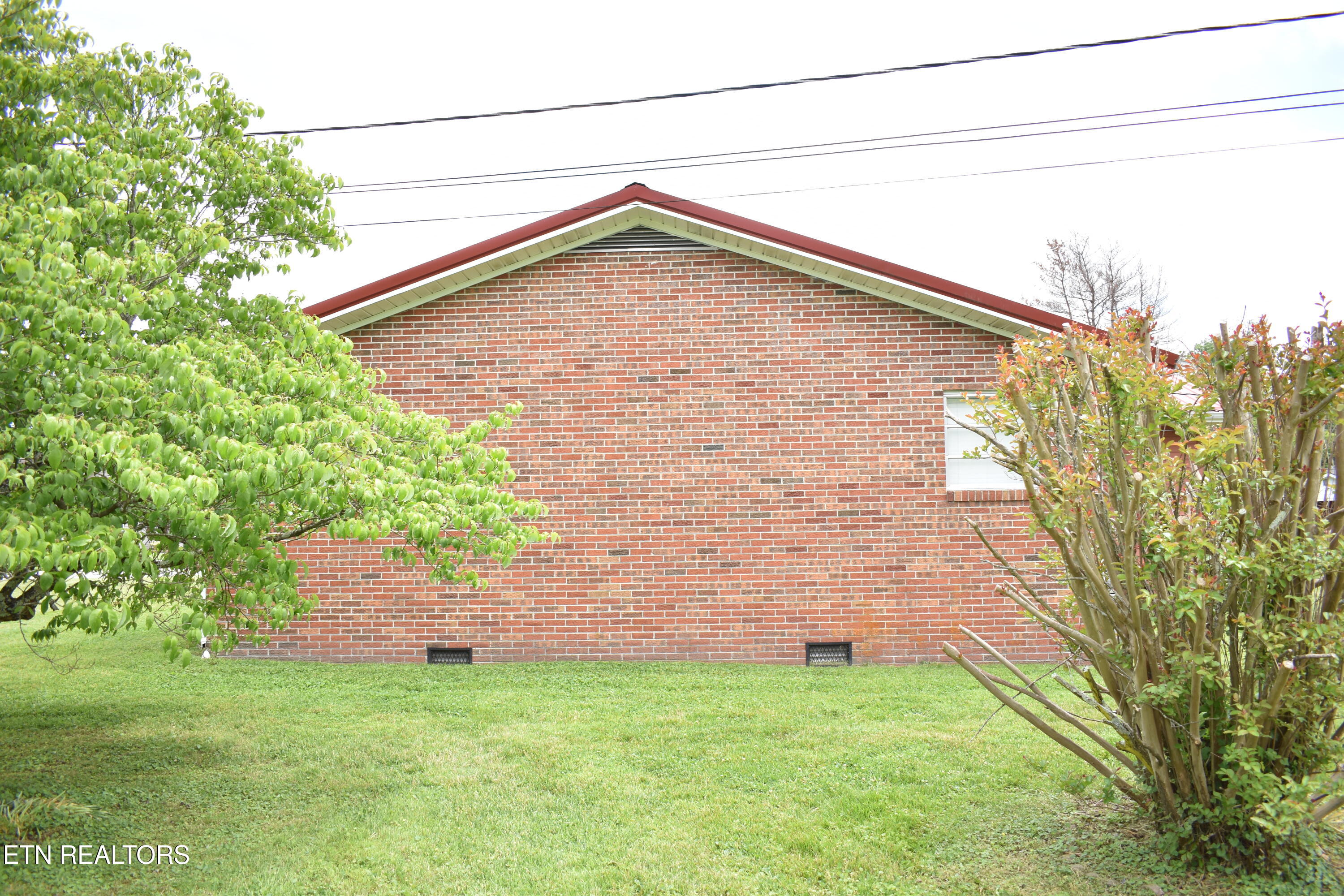 635 Washington Avenue Harrogate TN 37752