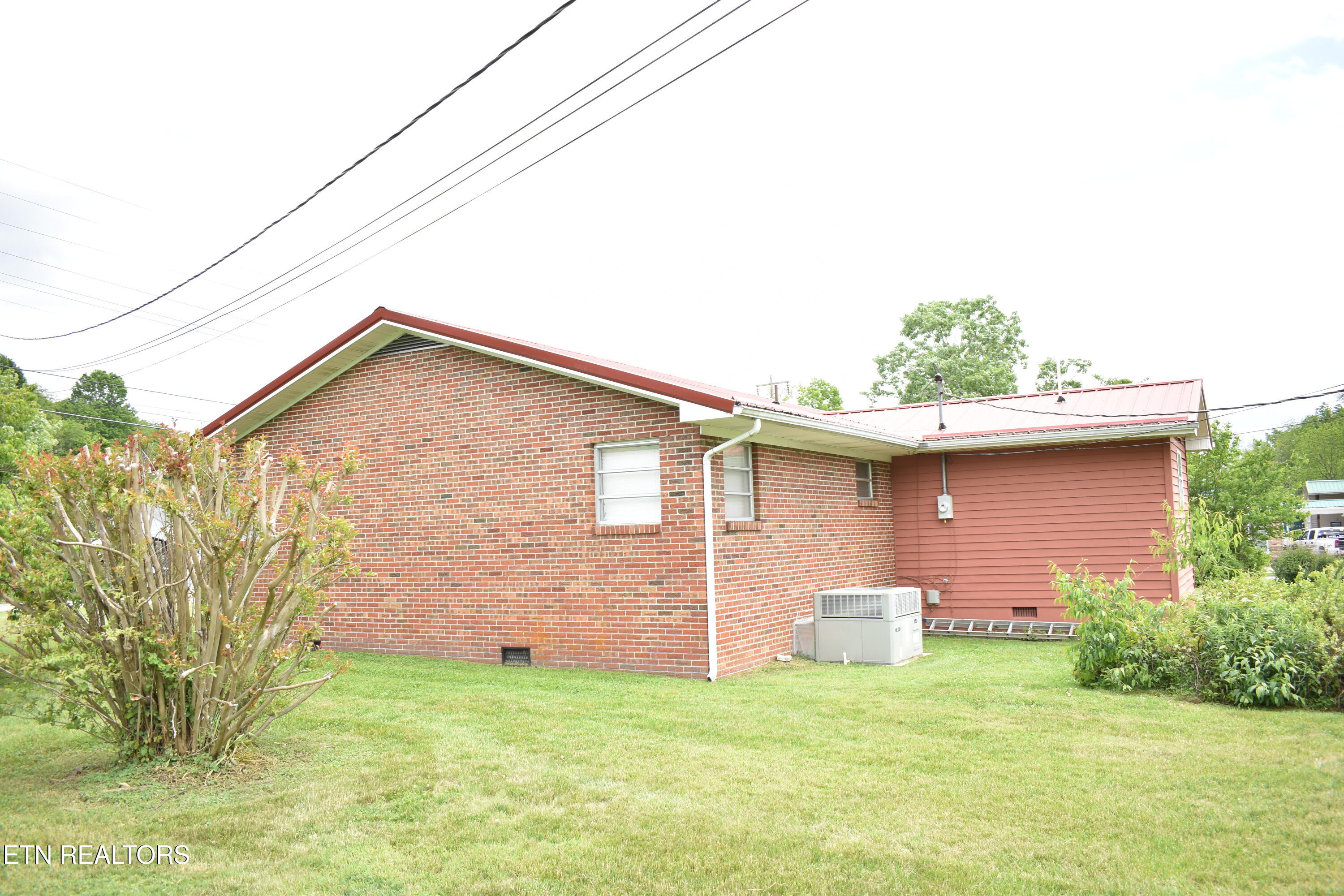 635 Washington Avenue Harrogate TN 37752