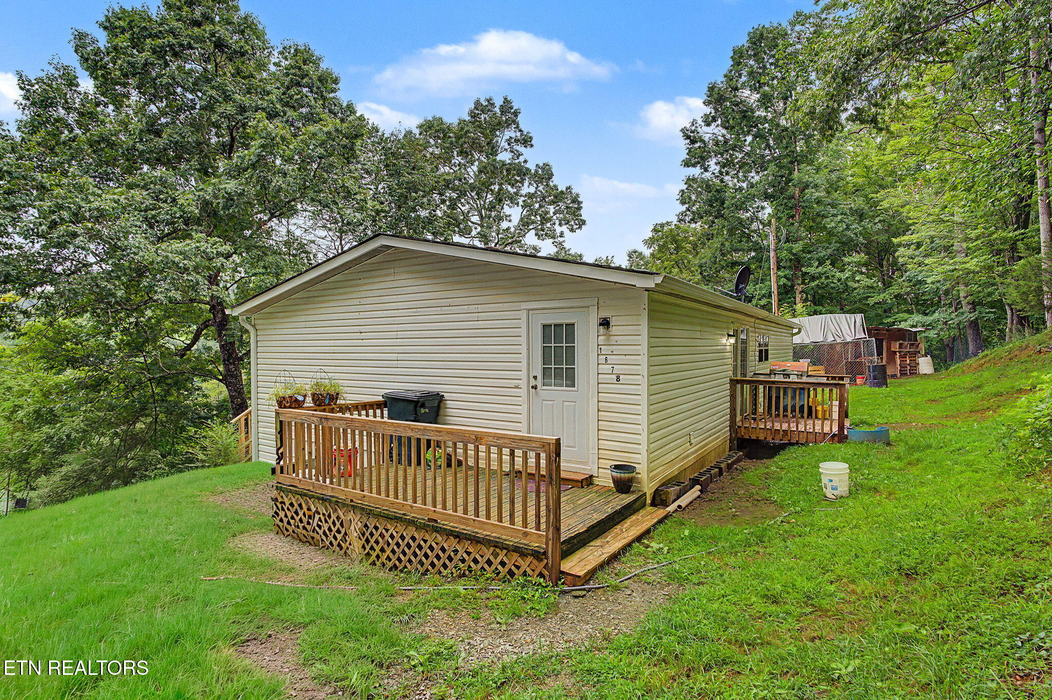 1678 Raven Hill Road Tazewell TN 37879