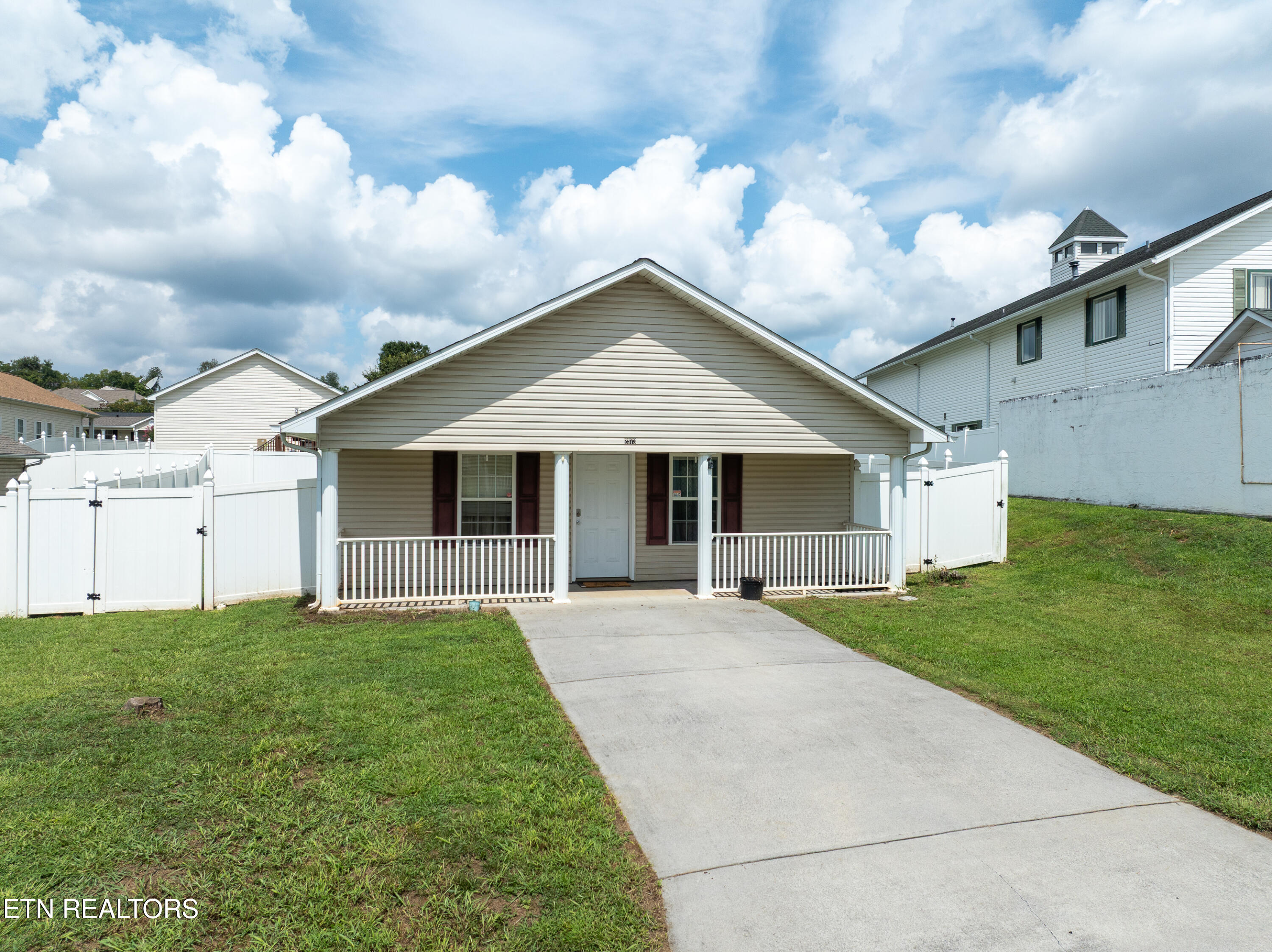 2573 Bay Meadows Way Sevierville TN 37876