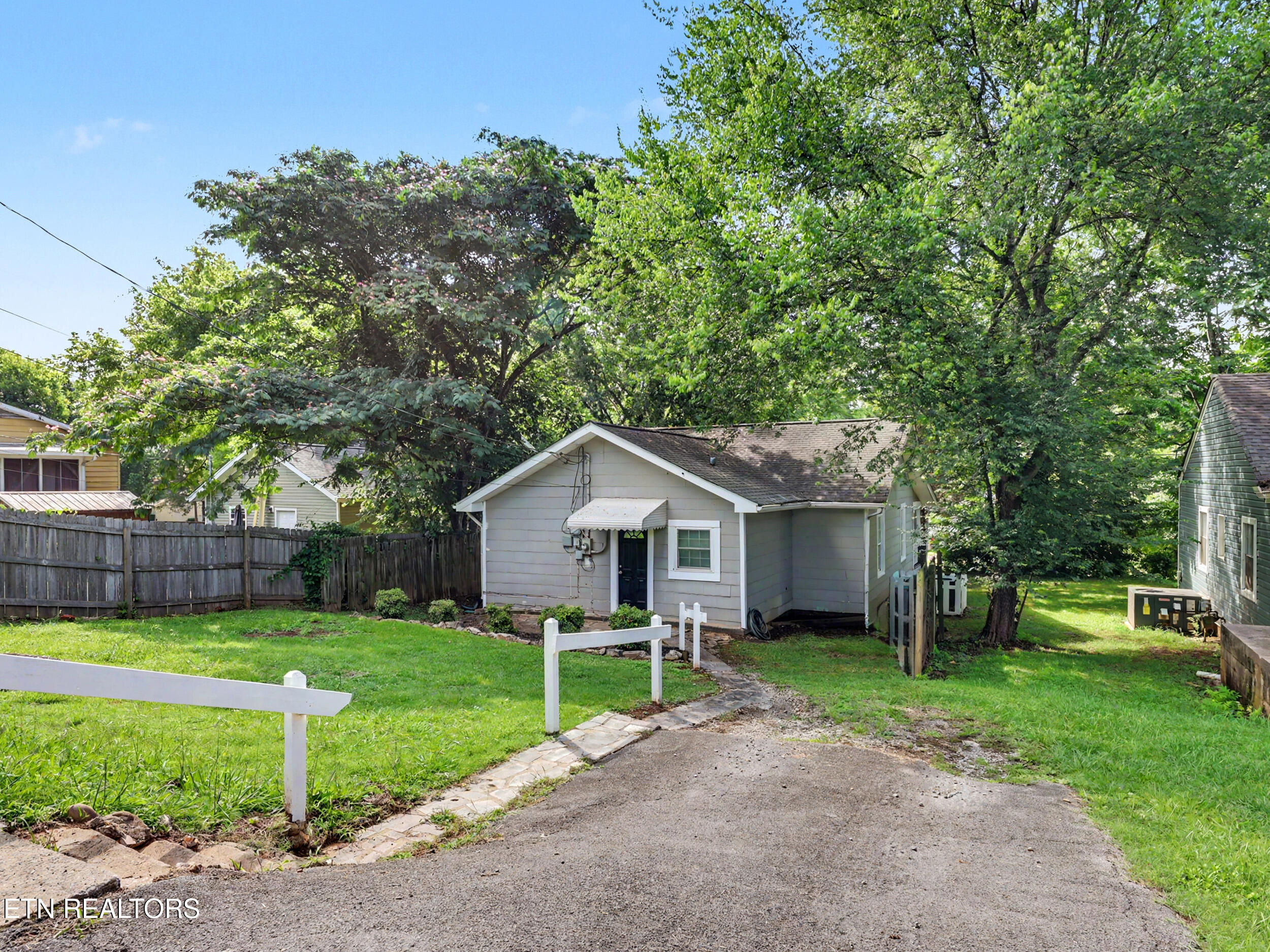 2311 Cedar Lane Knoxville TN 37918