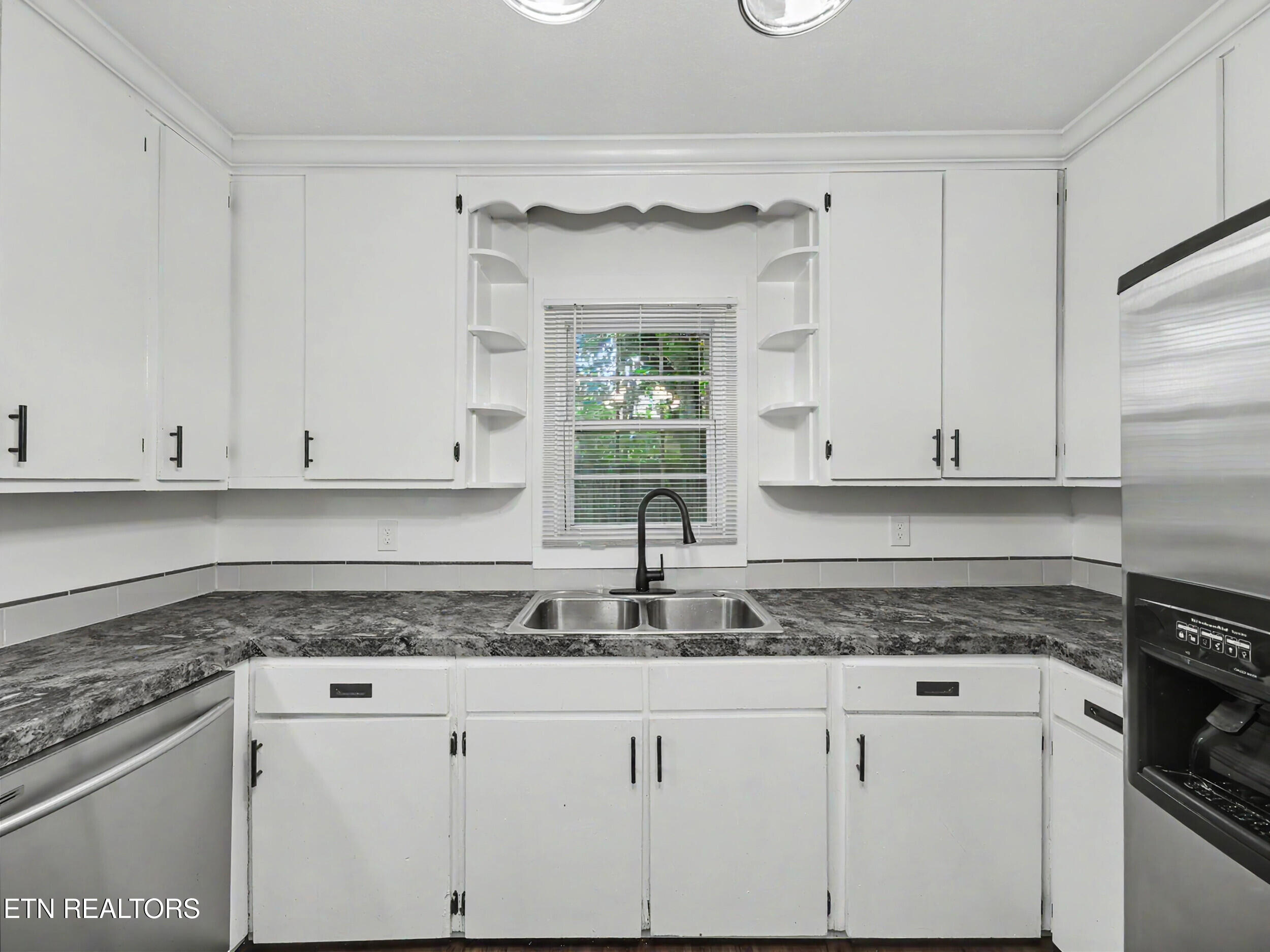 2311 Cedar Lane Knoxville TN 37918