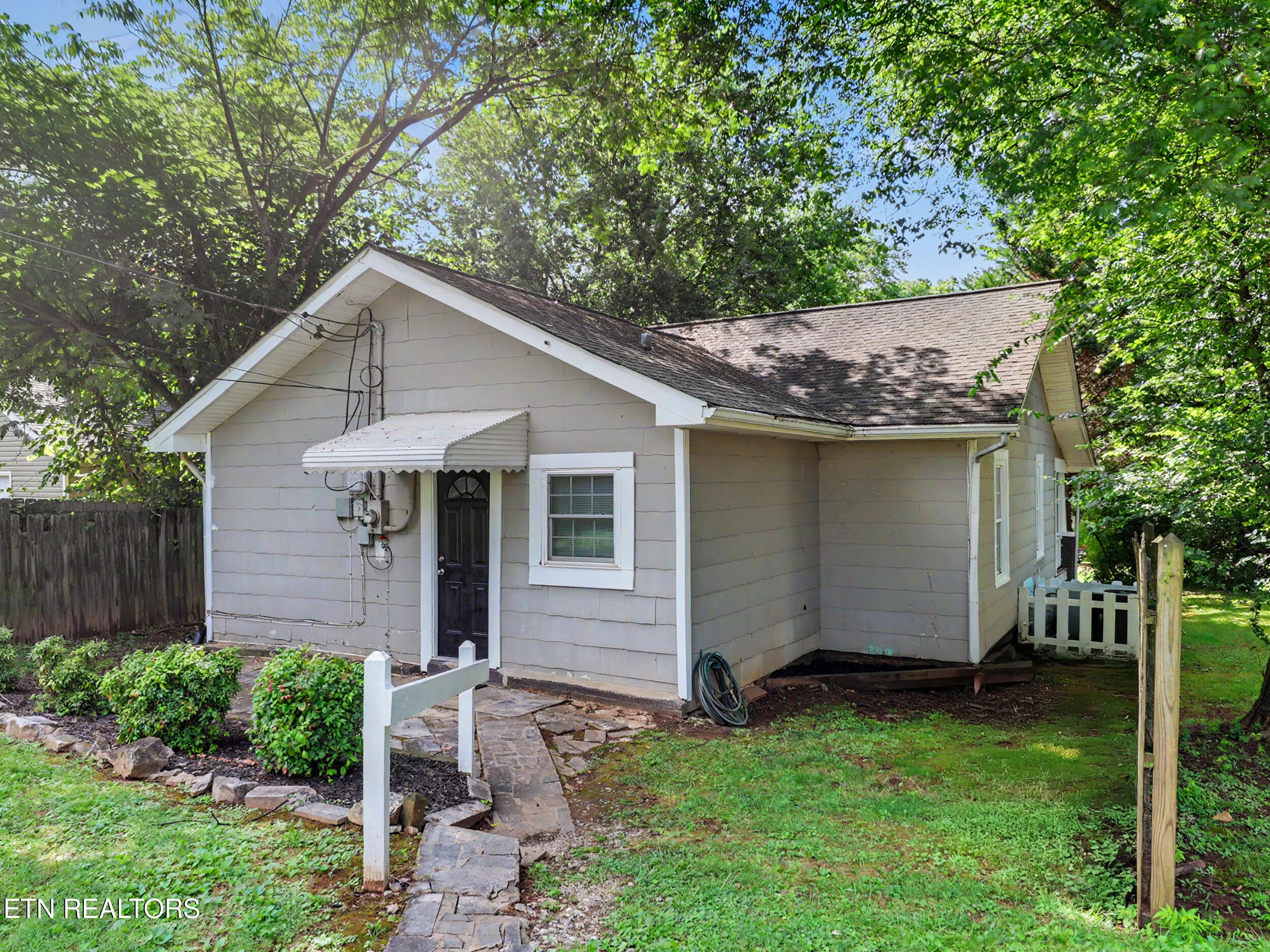 2311 Cedar Lane Knoxville TN 37918