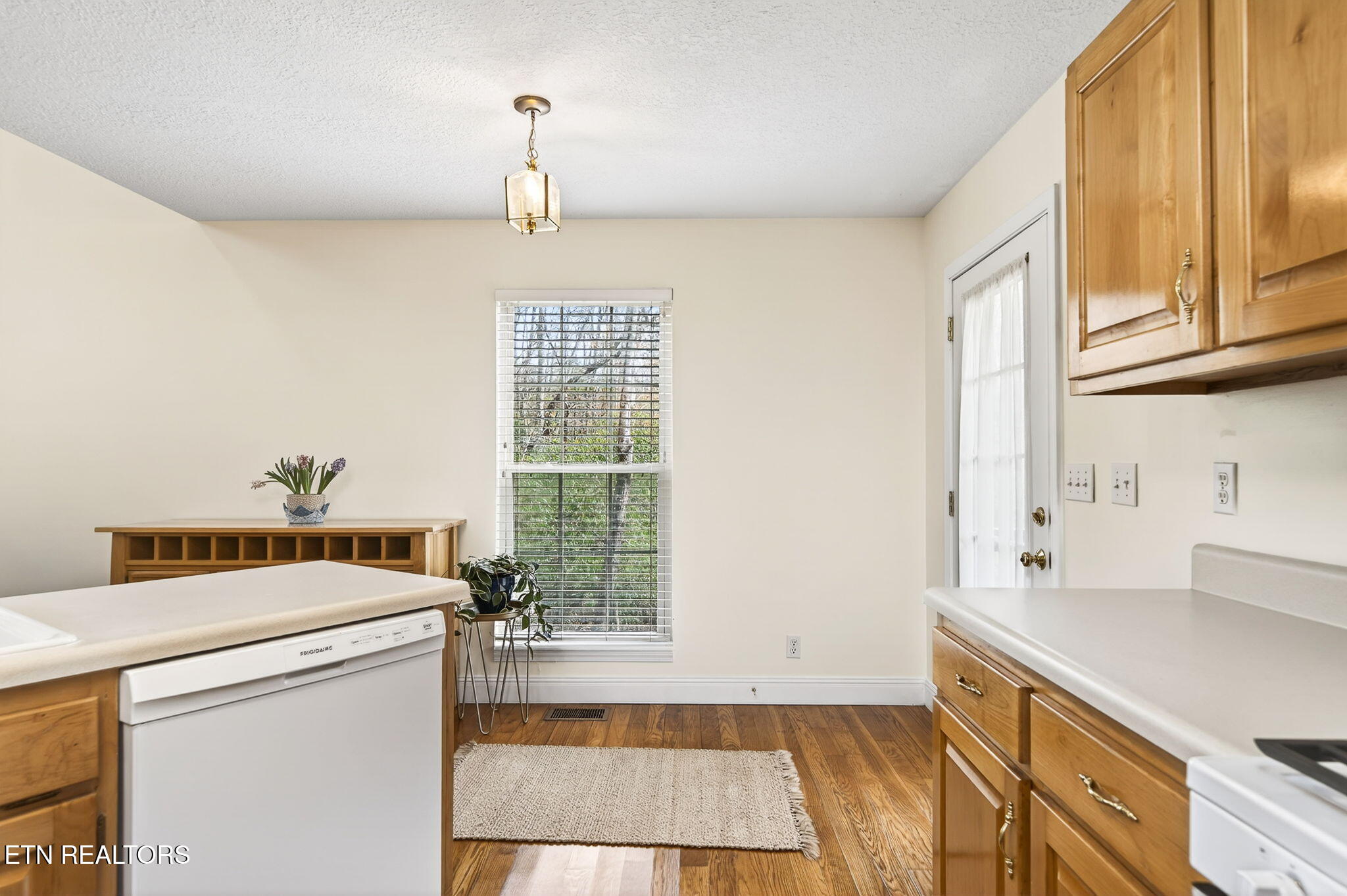 331 E Cove Road Monterey TN 38574