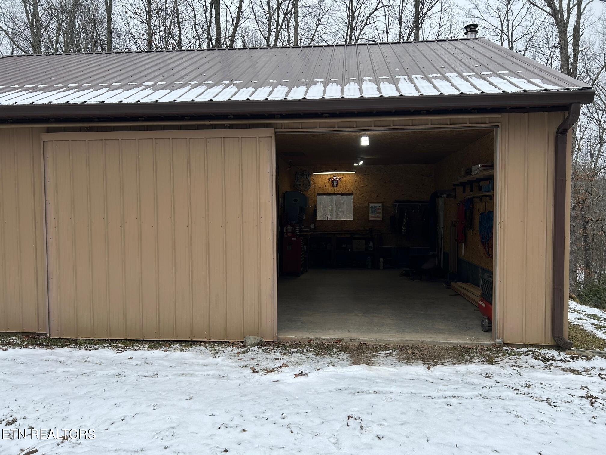 331 E Cove Road Monterey TN 38574