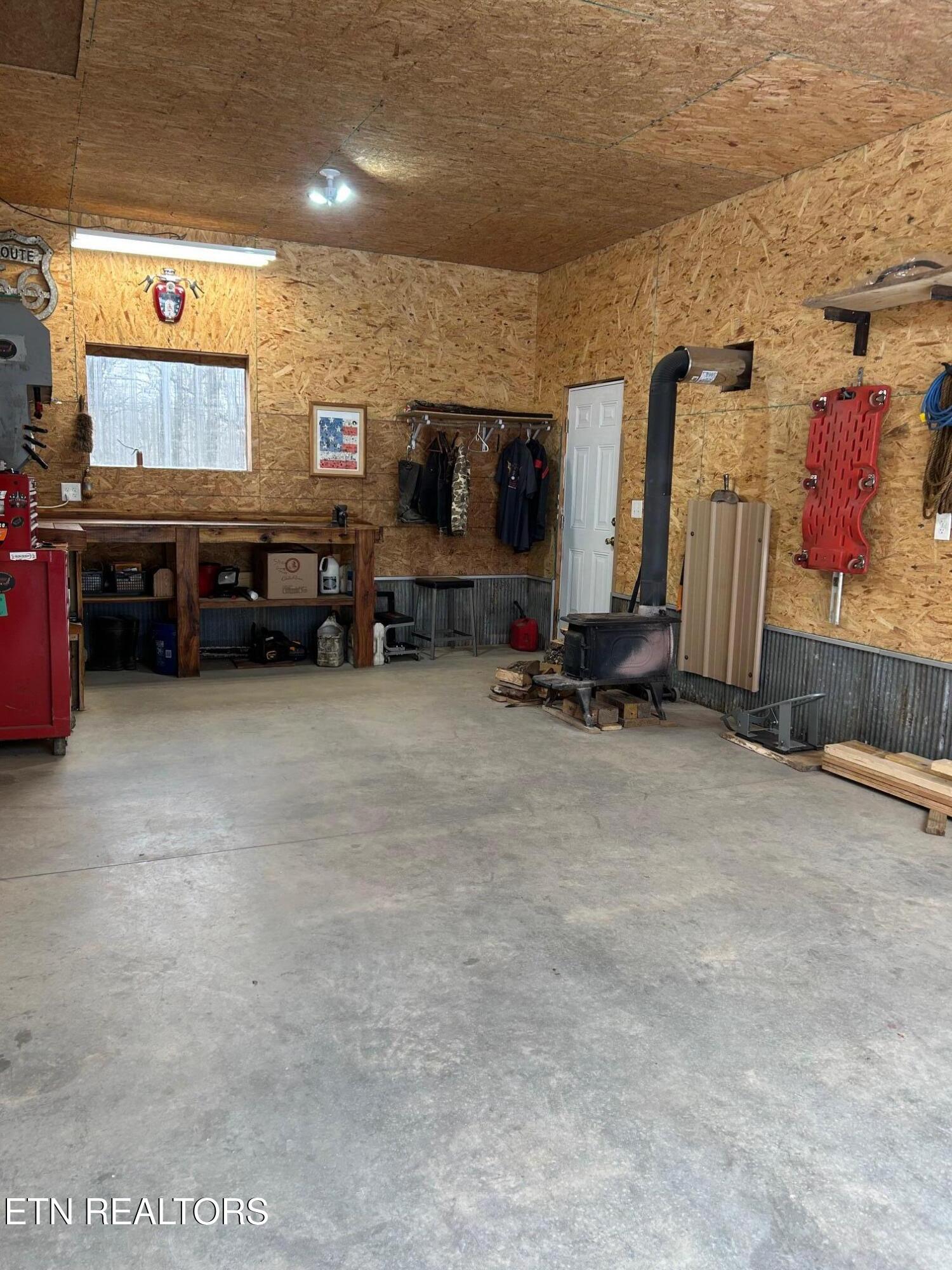 331 E Cove Road Monterey TN 38574