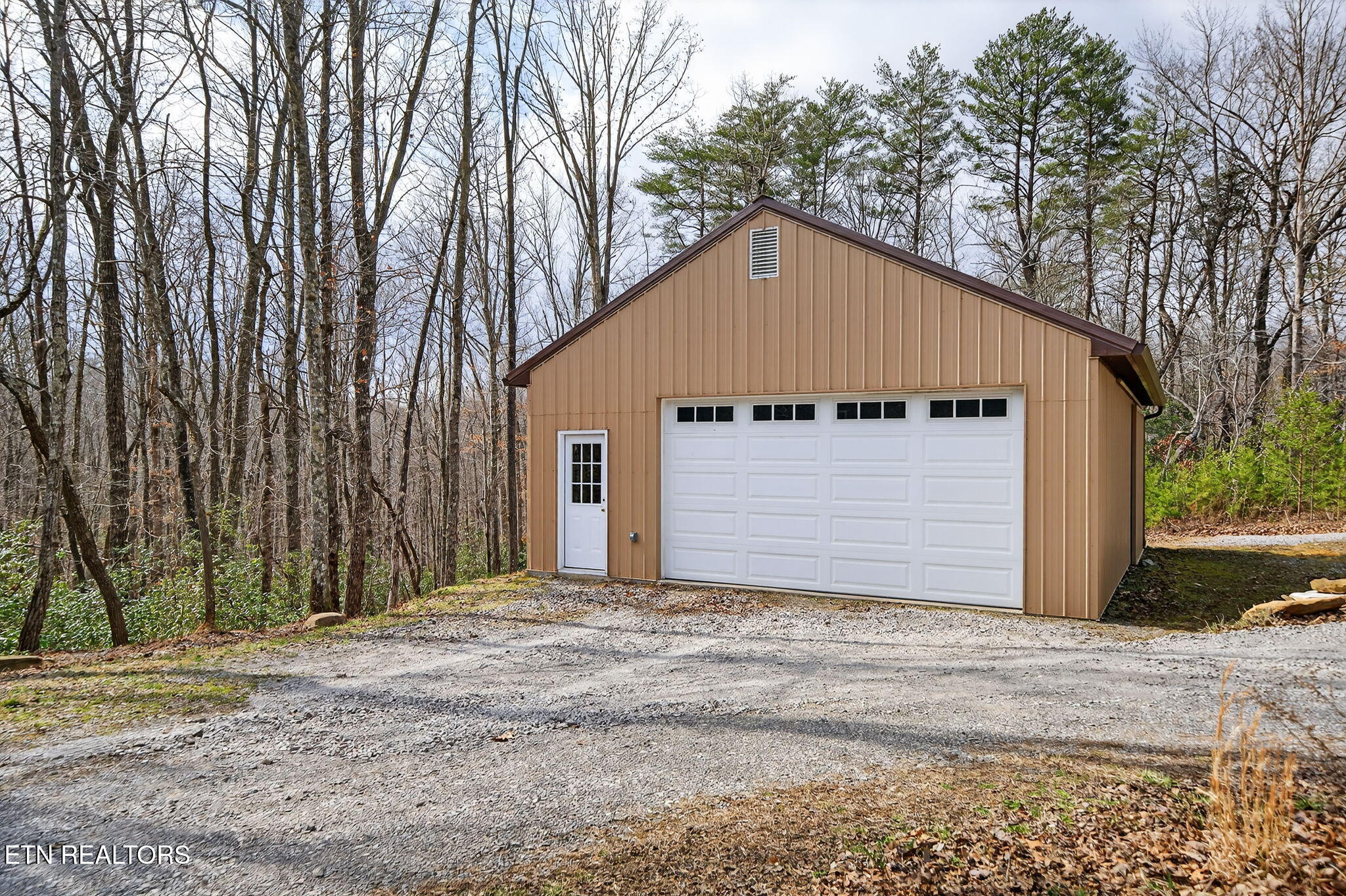 331 E Cove Road Monterey TN 38574