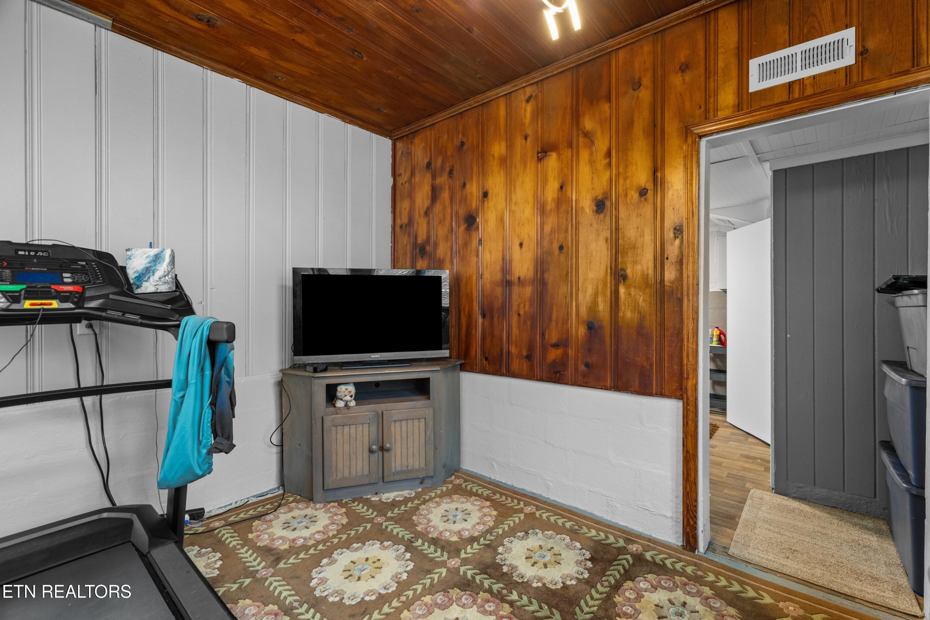 3207 Dove Lane White Pine TN 37890