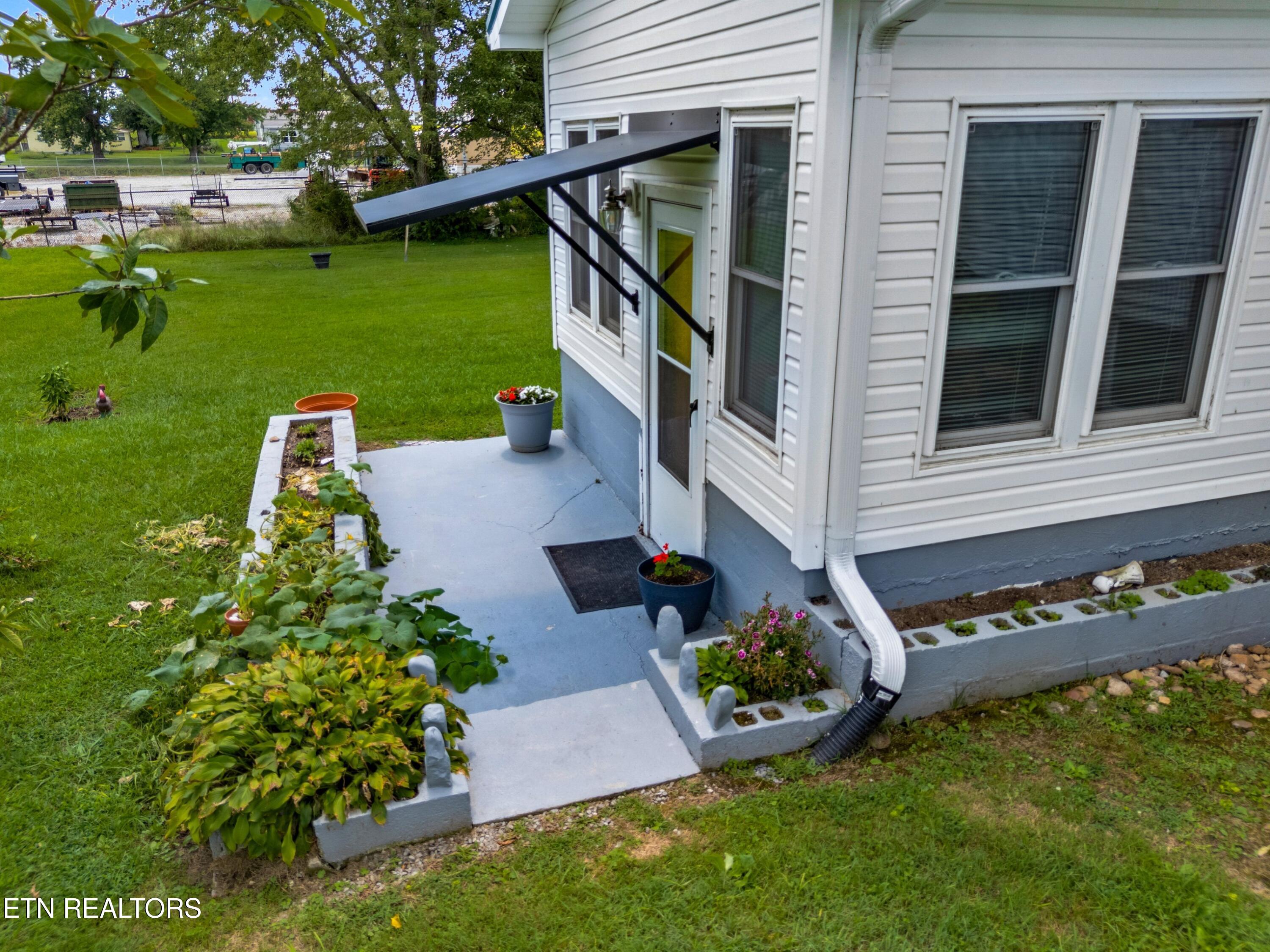 3207 Dove Lane White Pine TN 37890