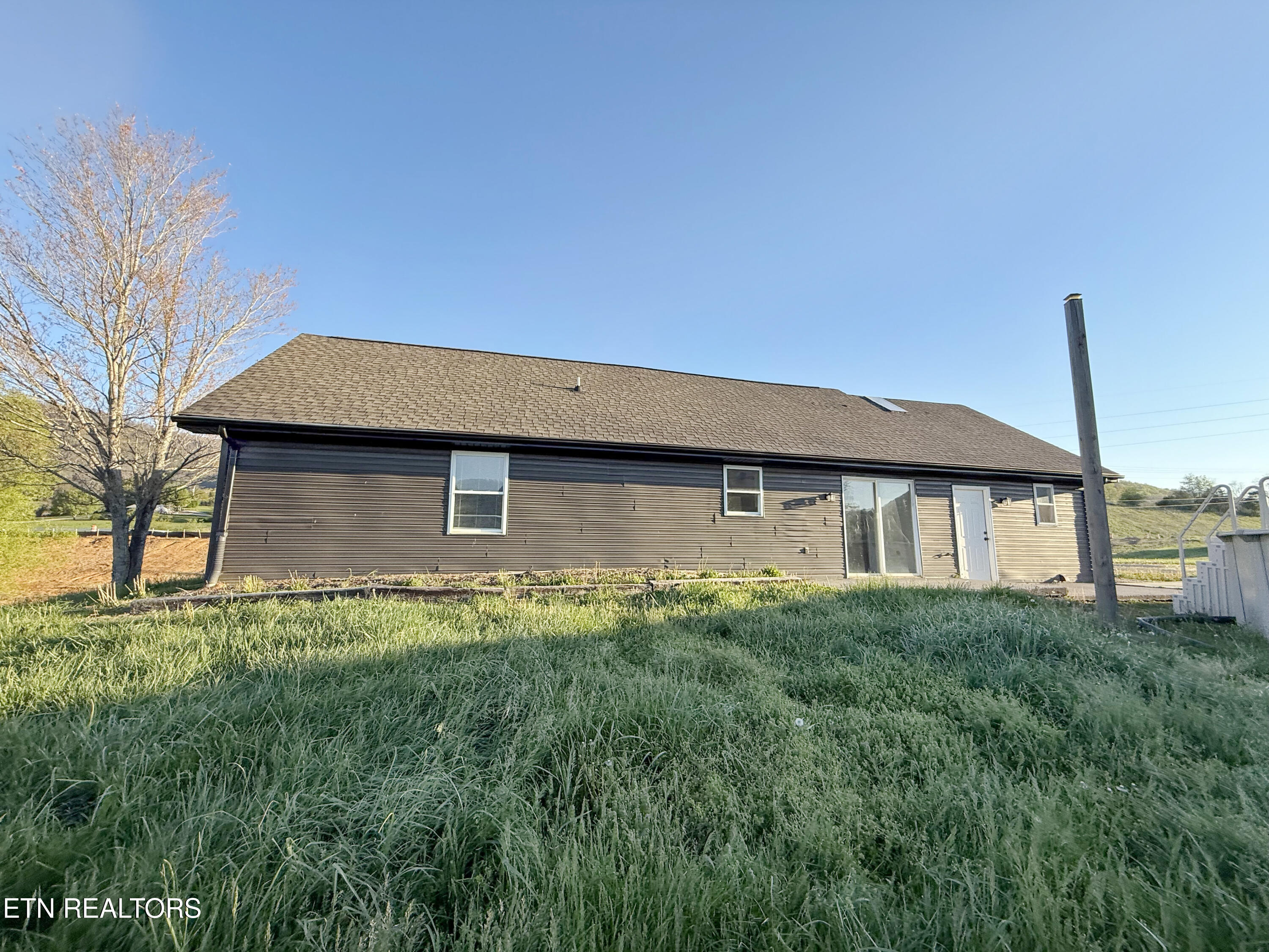 8075 Highway 63 Speedwell TN 37870