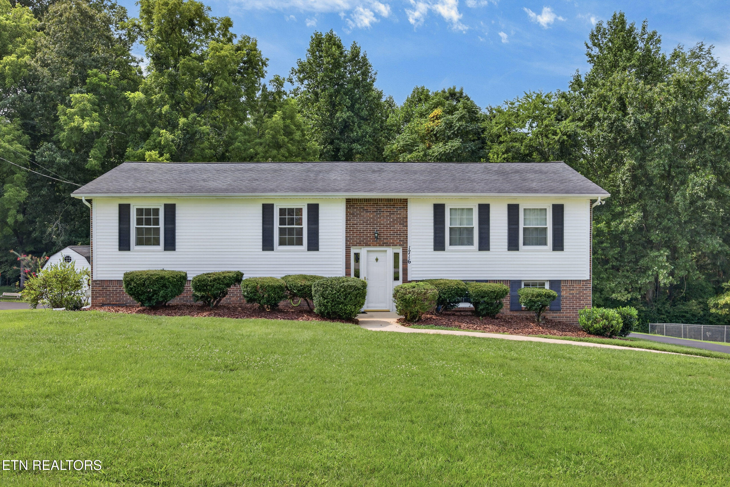1716 Brookdale Avenue Cookeville TN 38506