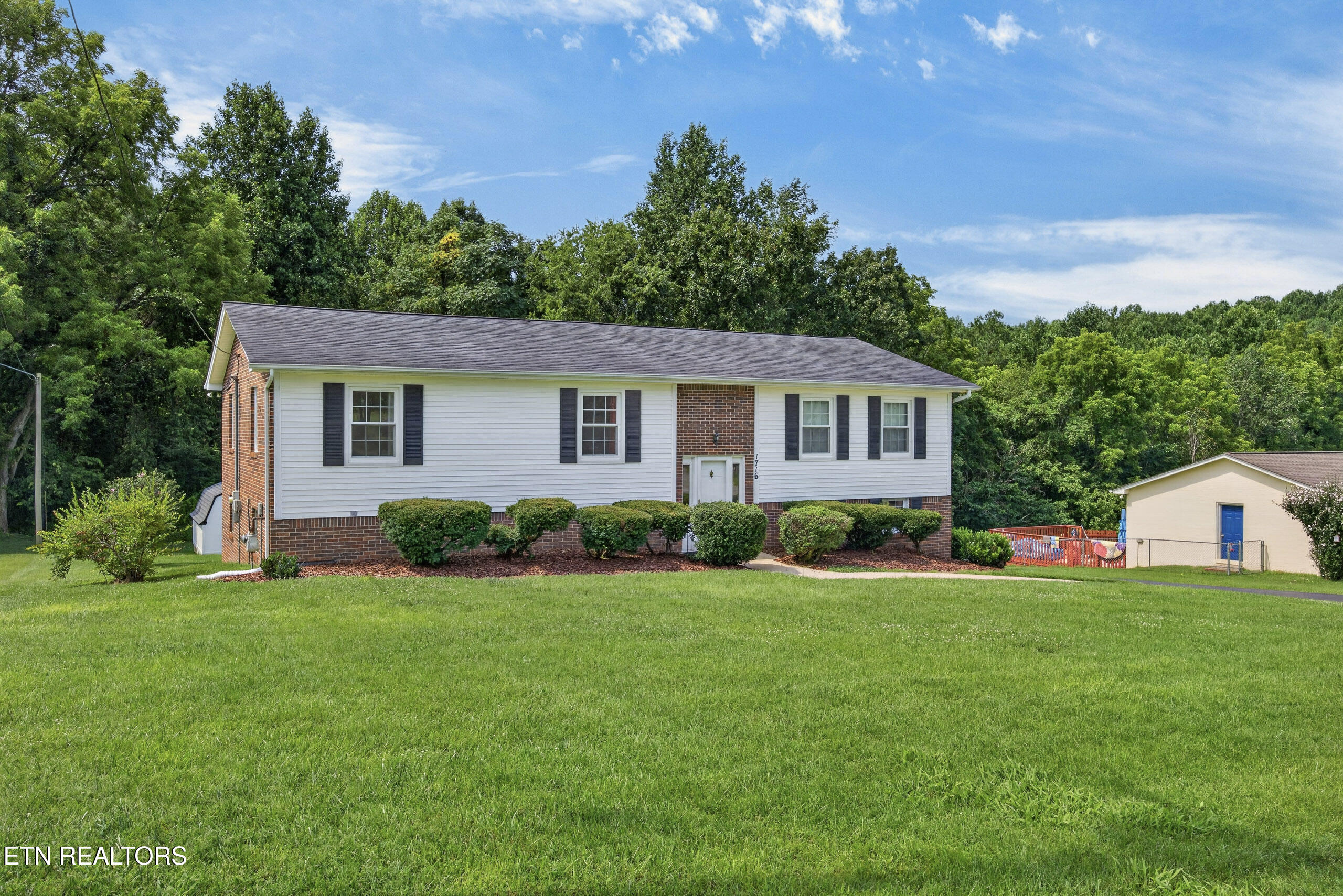 1716 Brookdale Avenue Cookeville TN 38506