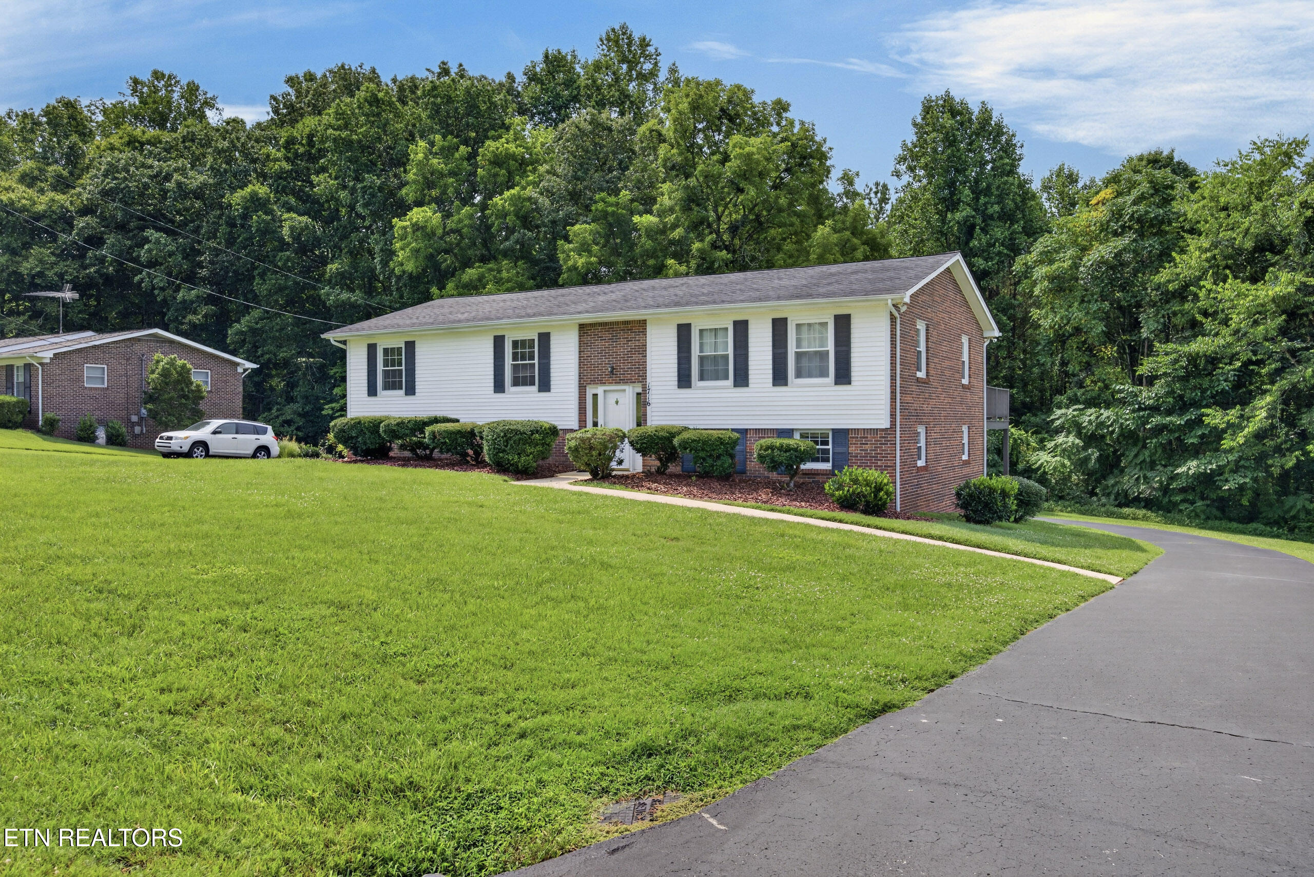 1716 Brookdale Avenue Cookeville TN 38506