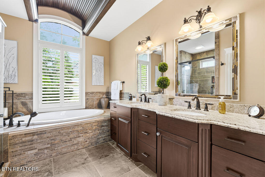 129 Saligugi Way Loudon TN 37774
