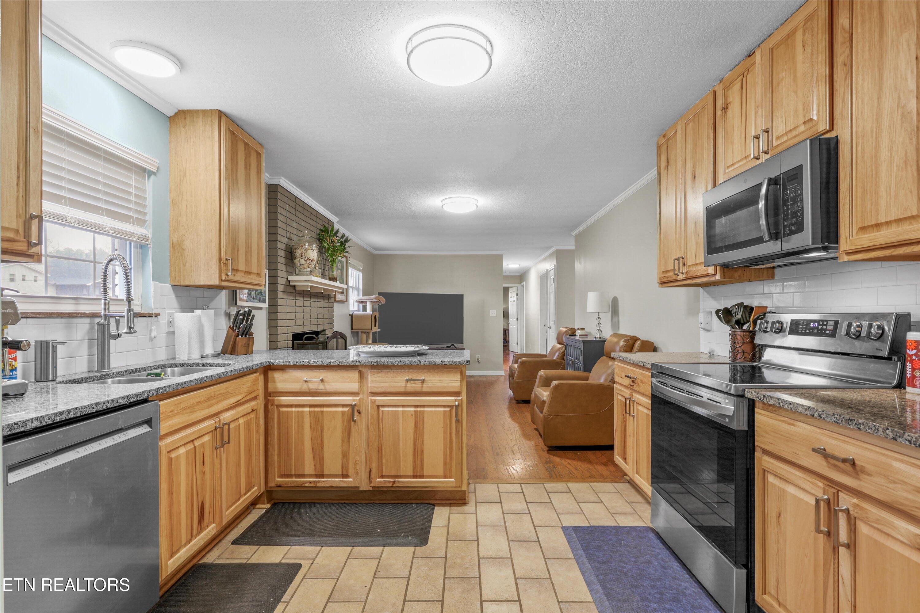 4516 Green Castle Road Louisville TN 37777