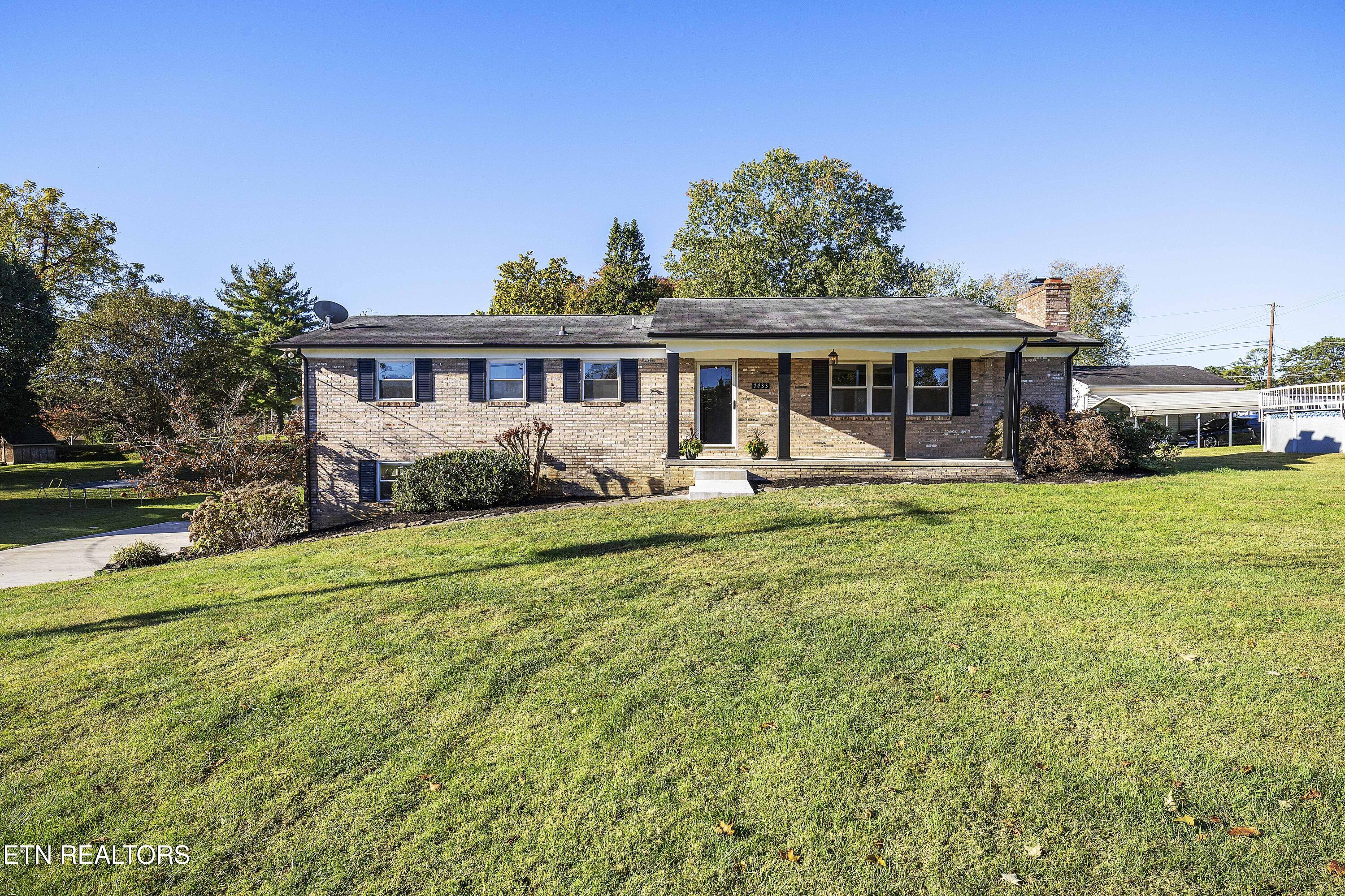 7433 Palmyra Drive Knoxville TN 37918