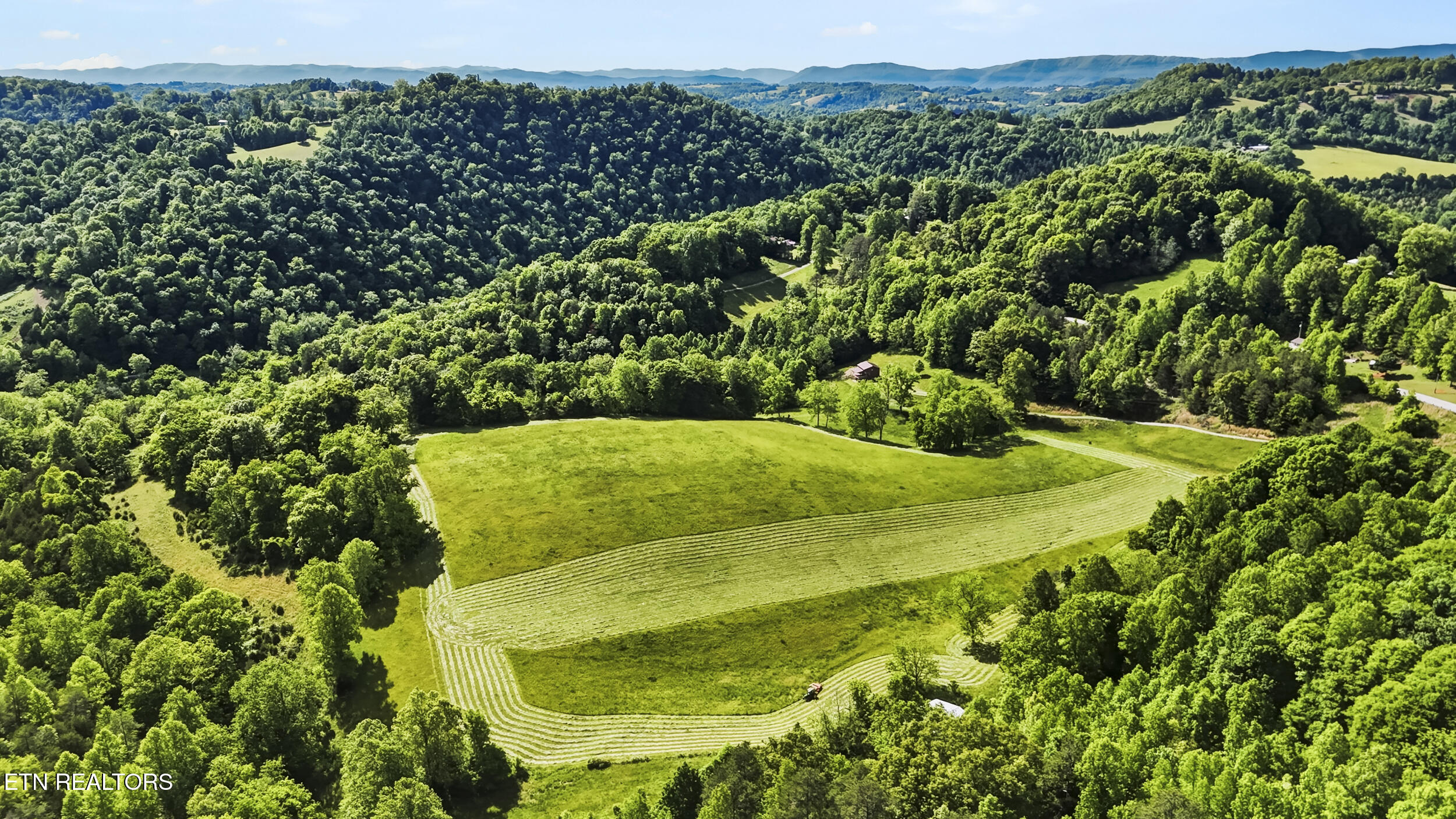 3609 Cave Springs Road Tazewell TN 37879