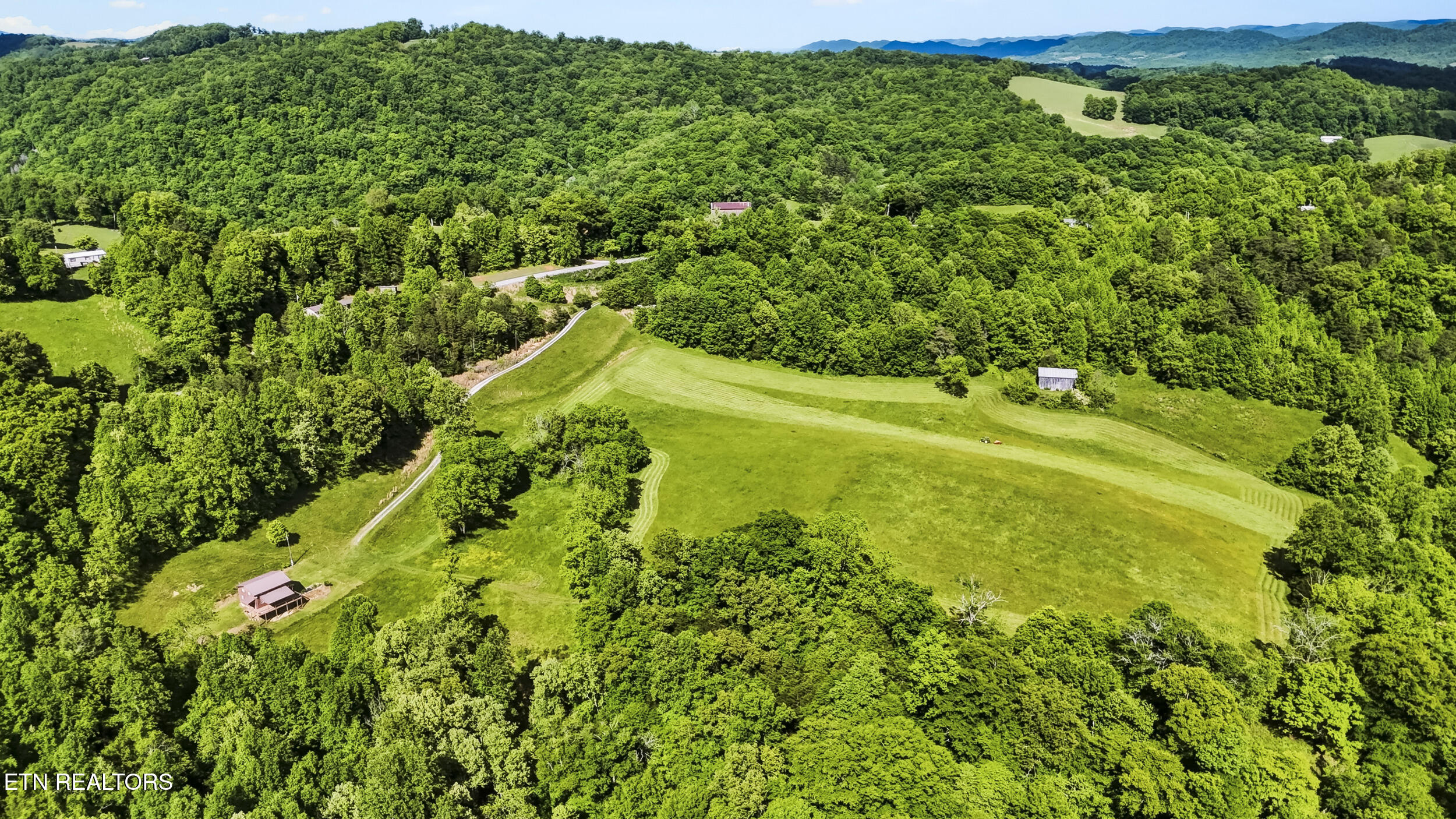 3609 Cave Springs Road Tazewell TN 37879