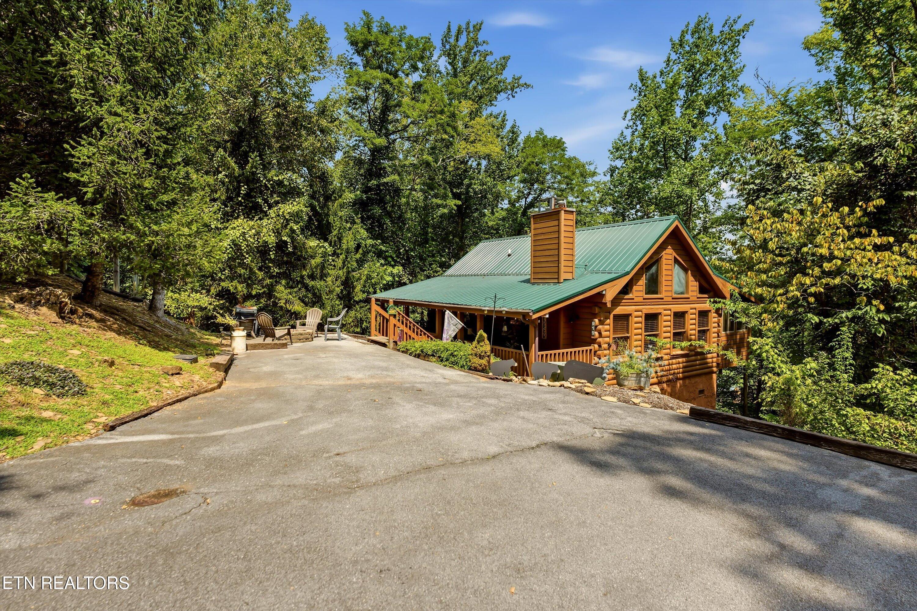 919 Deer Run Way Sevierville TN 37862
