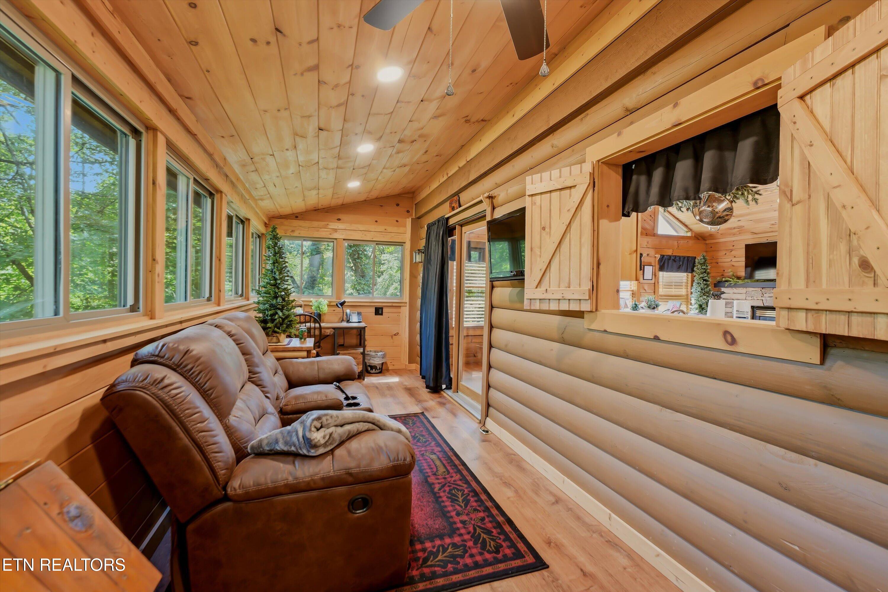 919 Deer Run Way Sevierville TN 37862