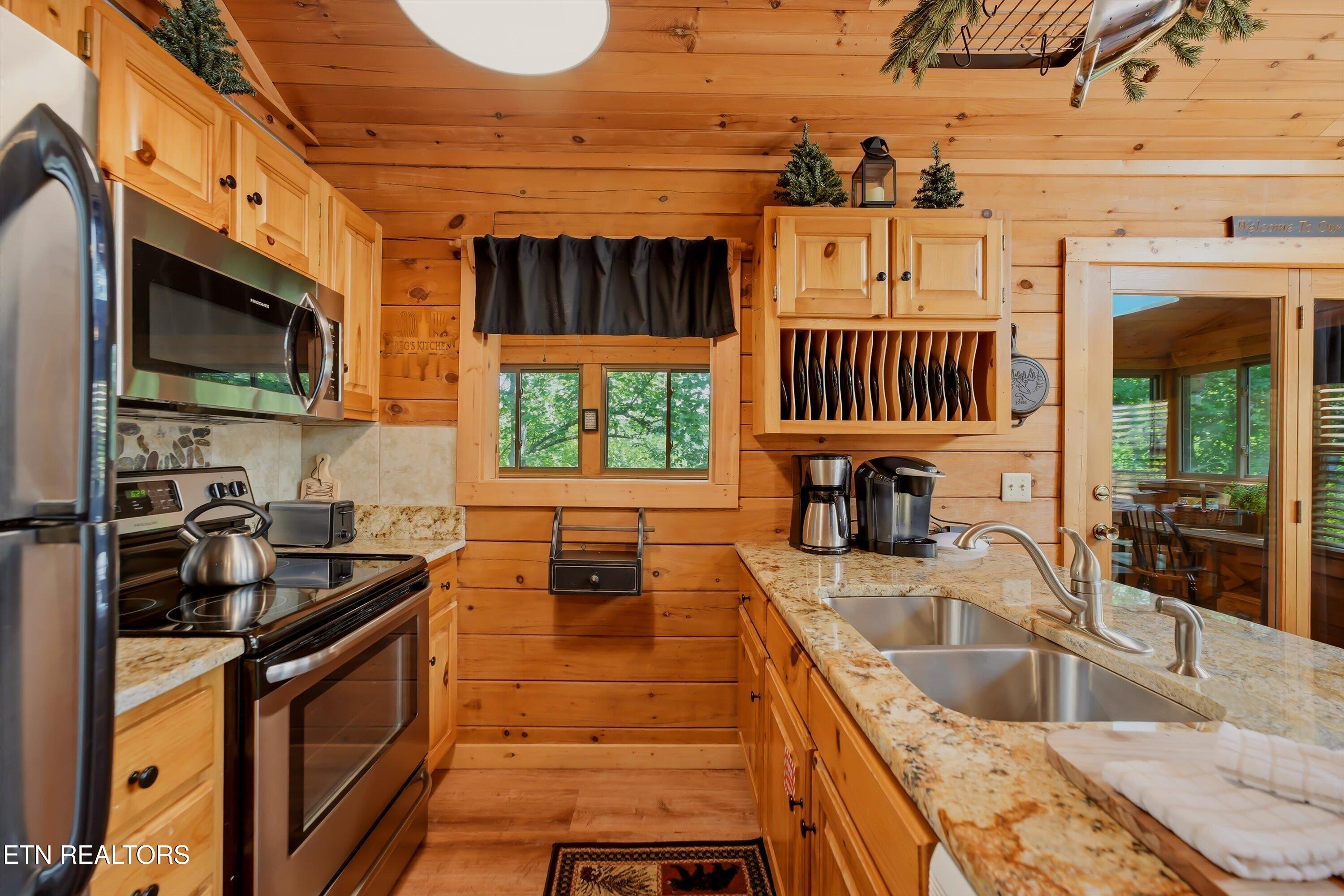 919 Deer Run Way Sevierville TN 37862