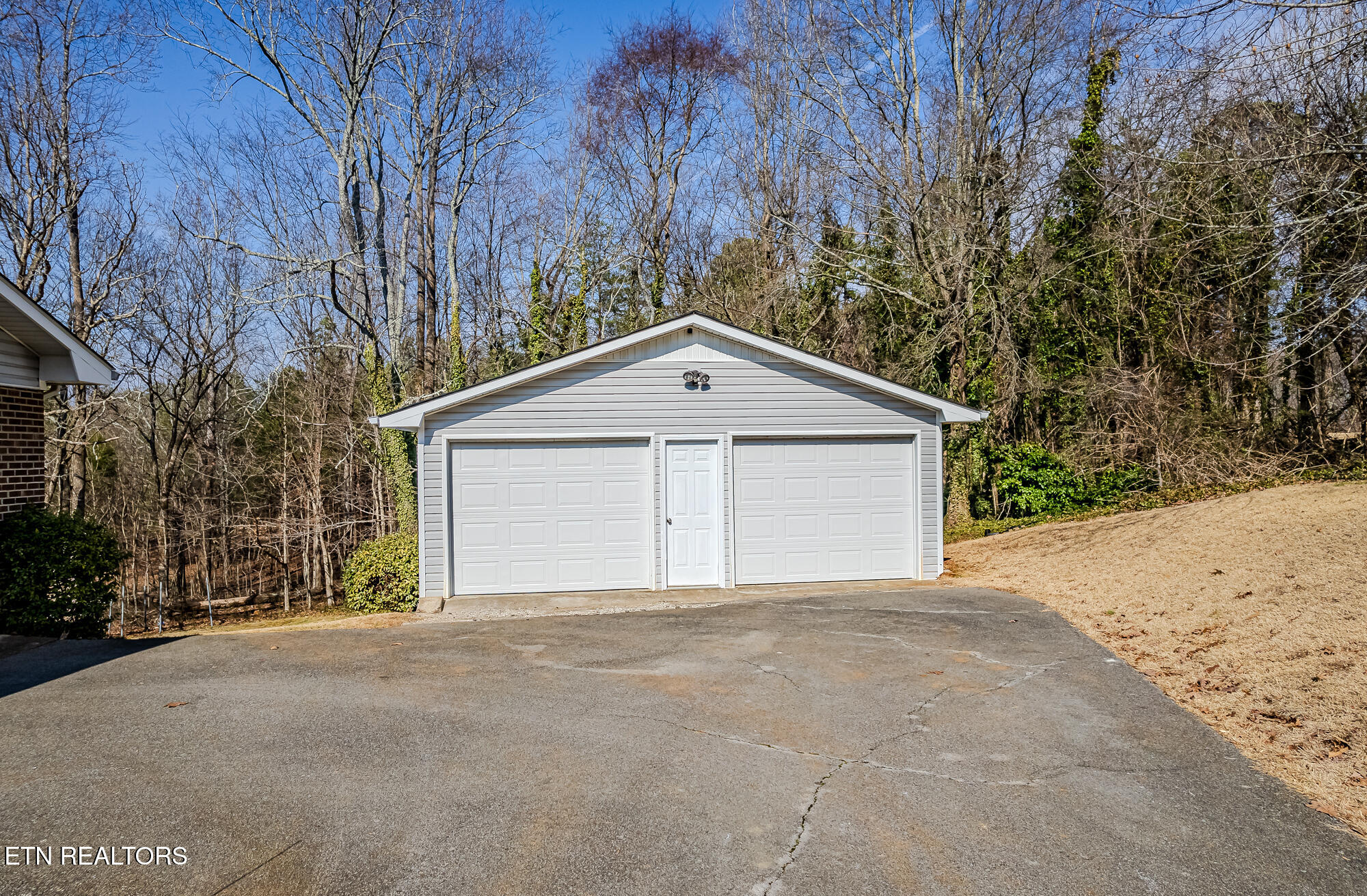 1107 Brentwood Drive Etowah TN 37331