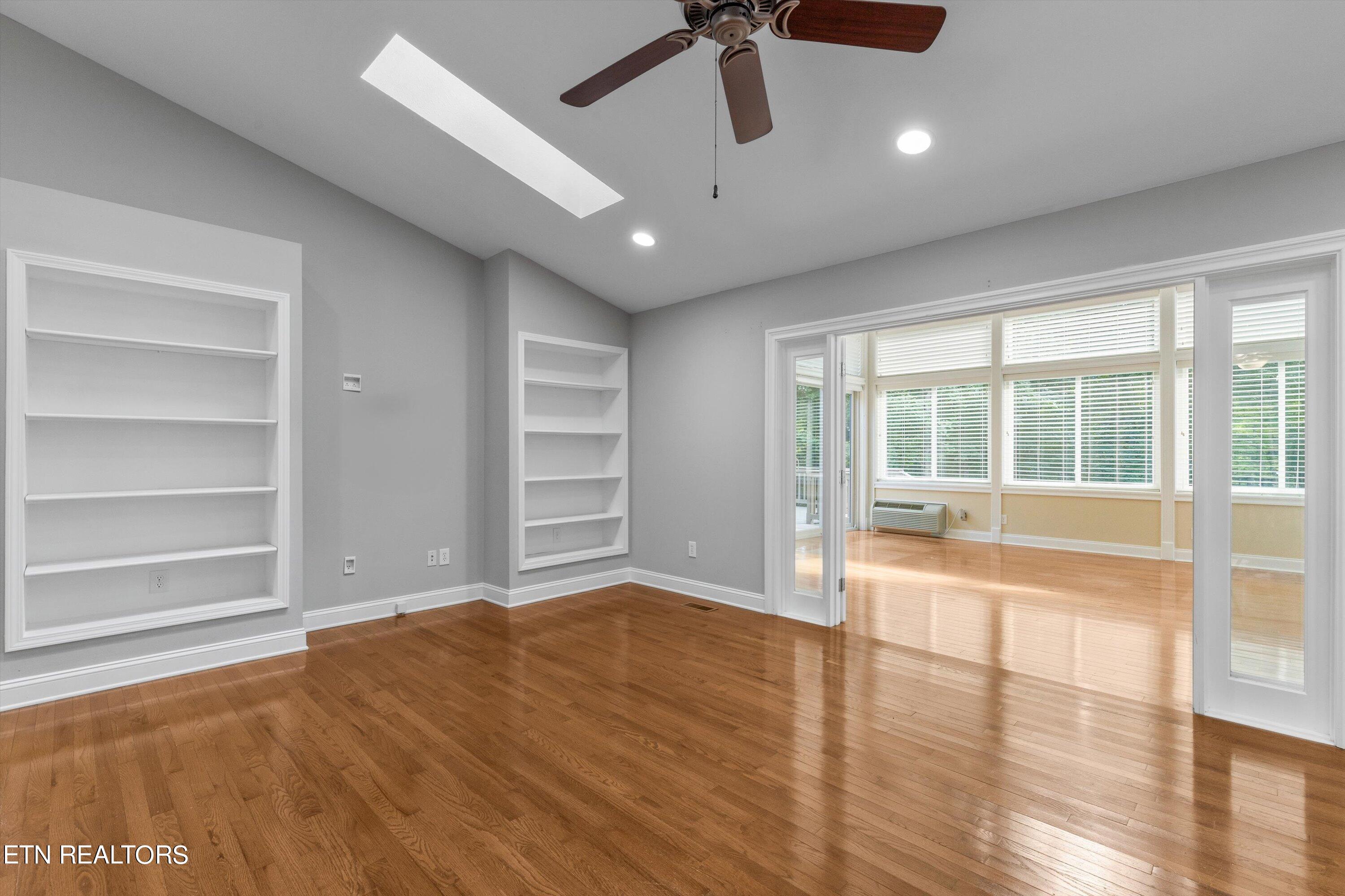 304 Uhdali Place Loudon TN 37774