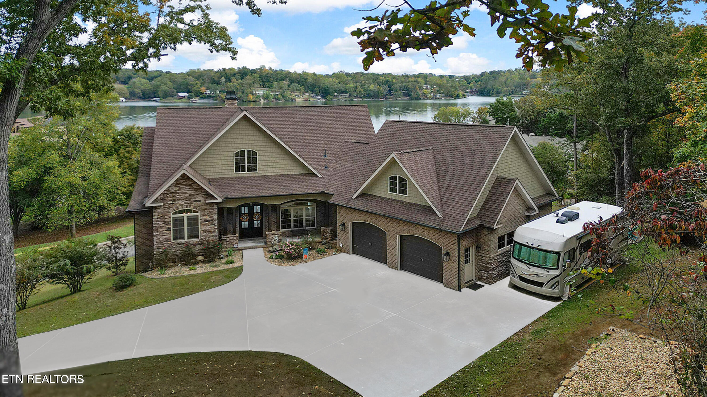 110 Blue Herron Drive Lenoir City TN 37772